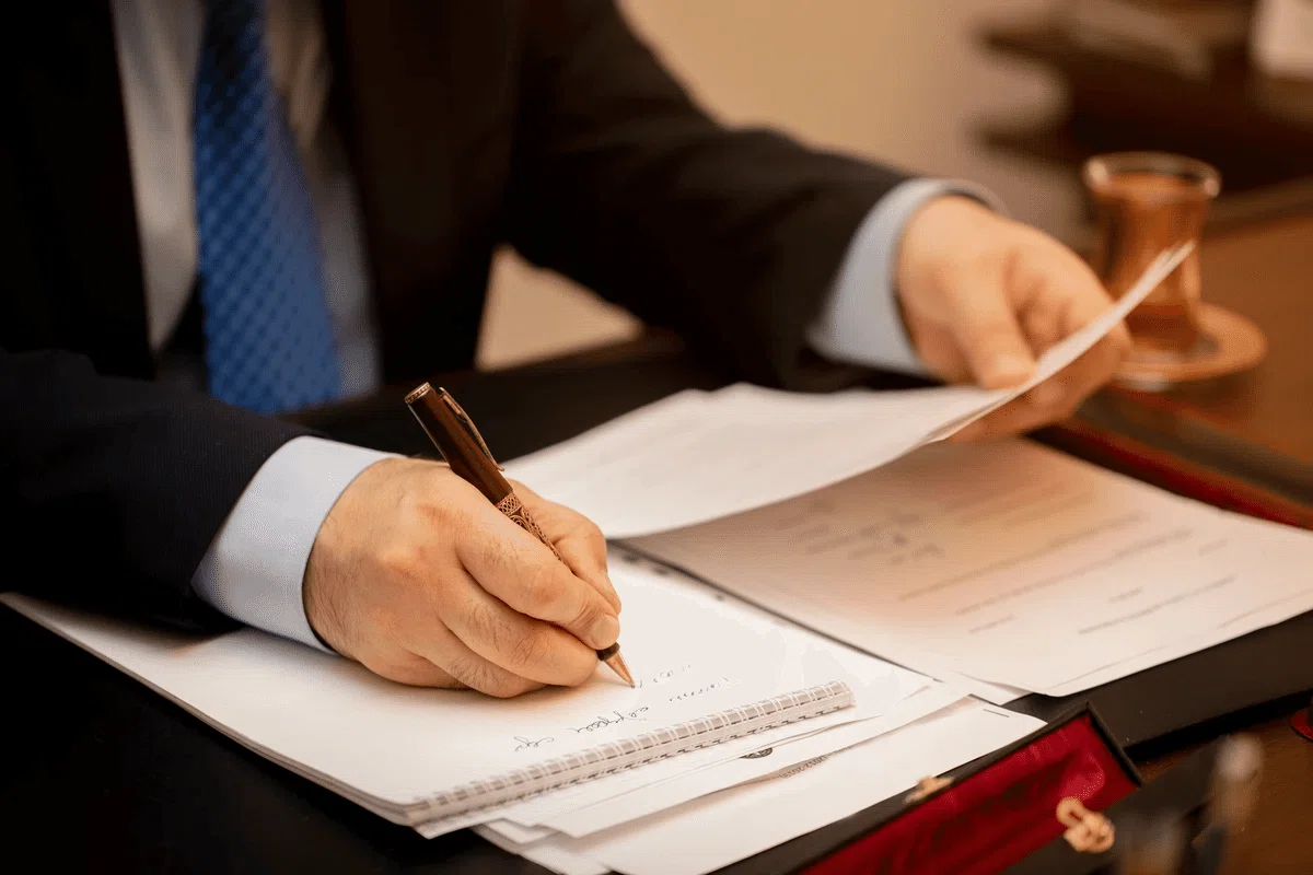A Thorough Explanation of the 5 Essential Contracts You Should Create ...