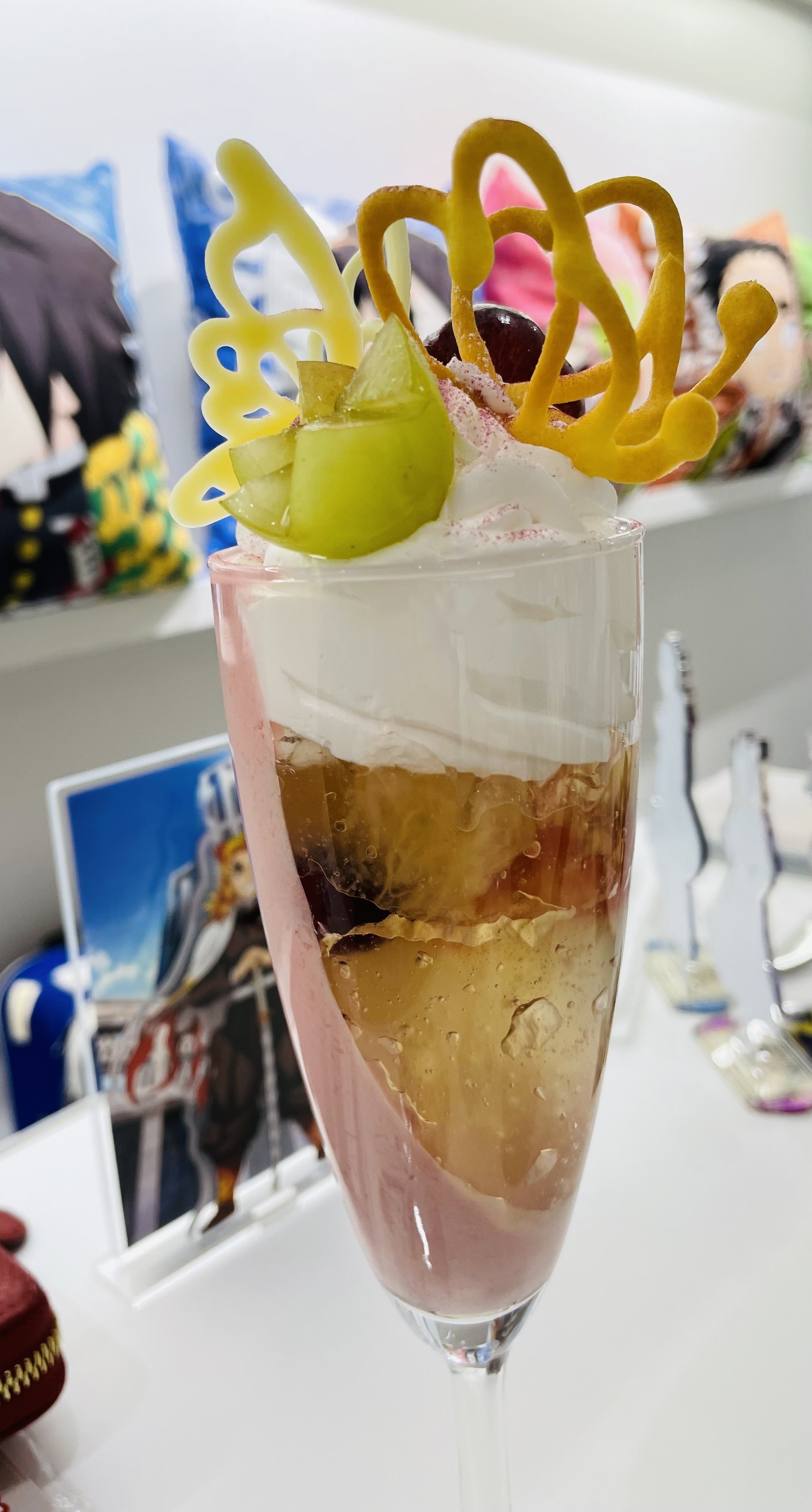 友、西より来たりてダイニングとモクテルを巡る｜まれ