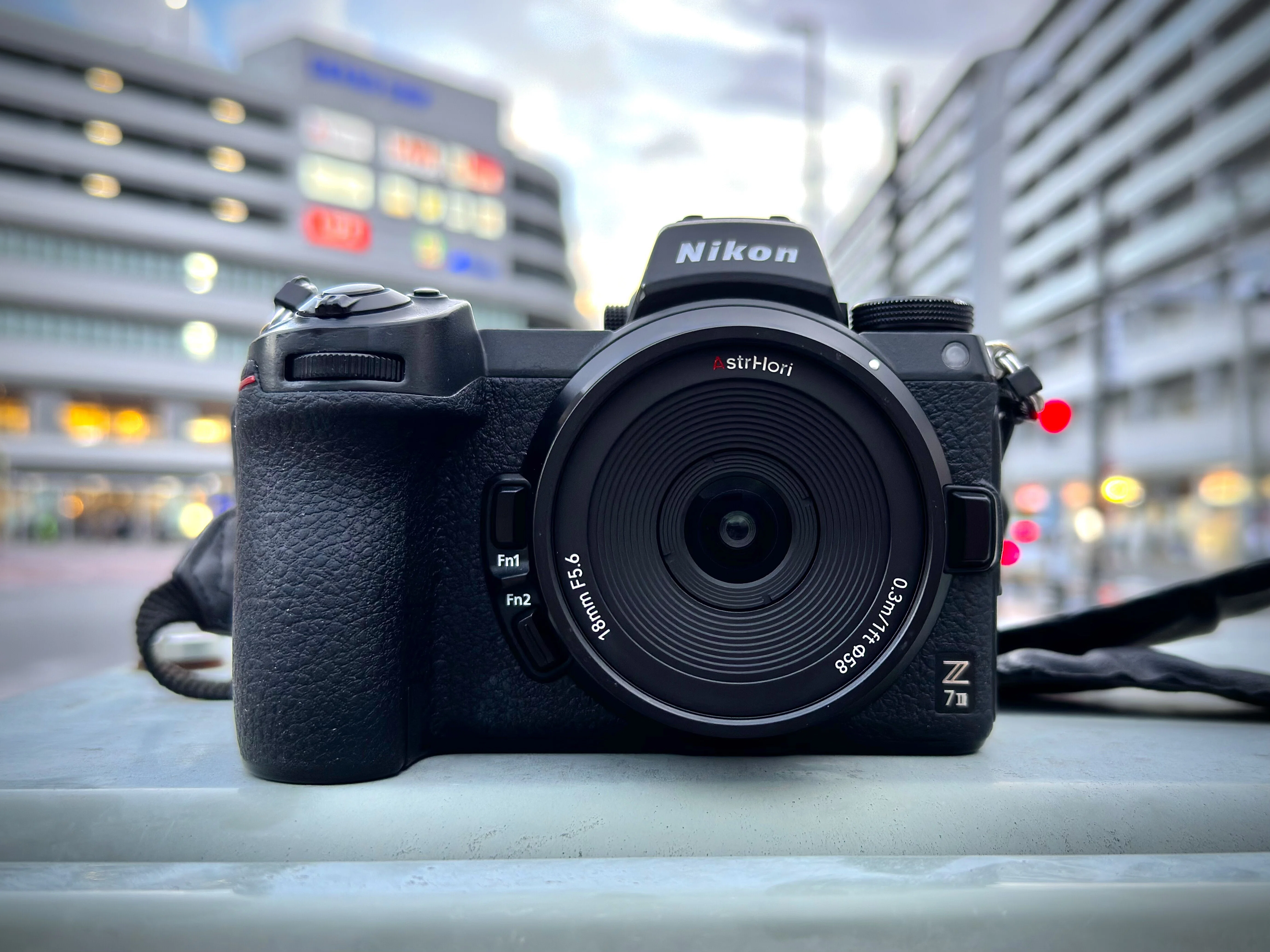 AstrHori 18mm F5.6 Shift レビュー】建築撮影に使える？軽量小型