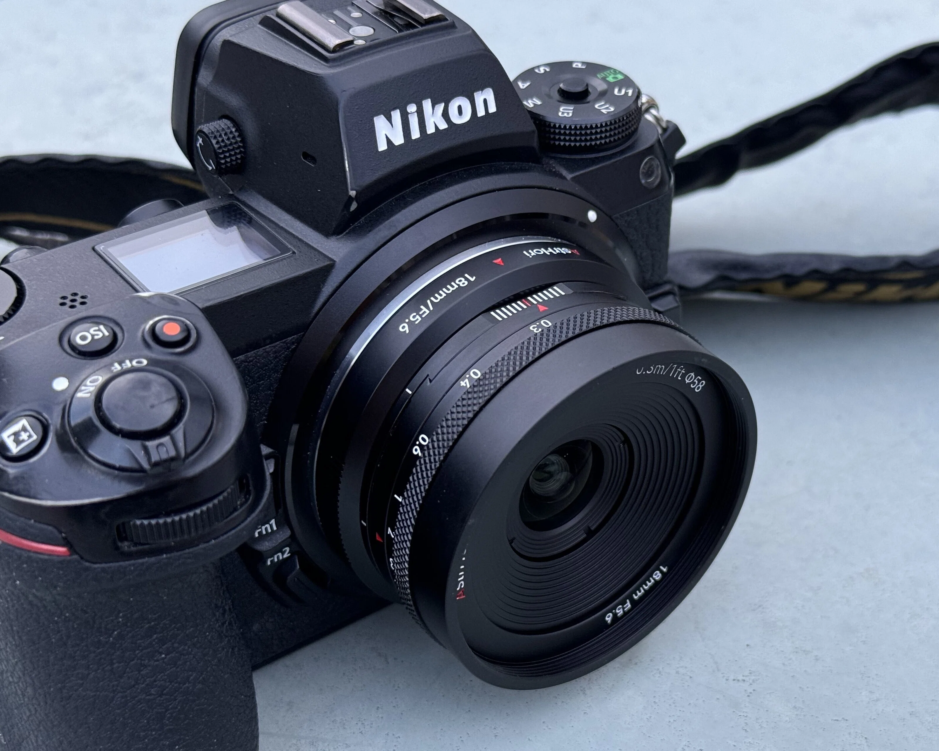 AstrHori 18mm F5.6 Shift レビュー】建築撮影に使える？軽量小型