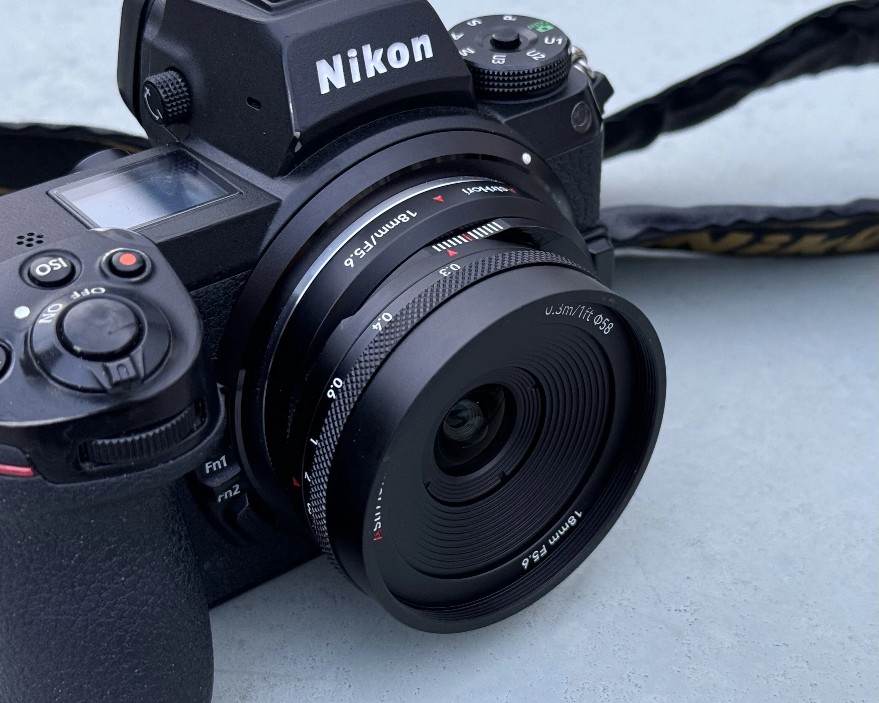 AstrHori 18mm F5.6 Shift レビュー】建築撮影に使える？軽量小型