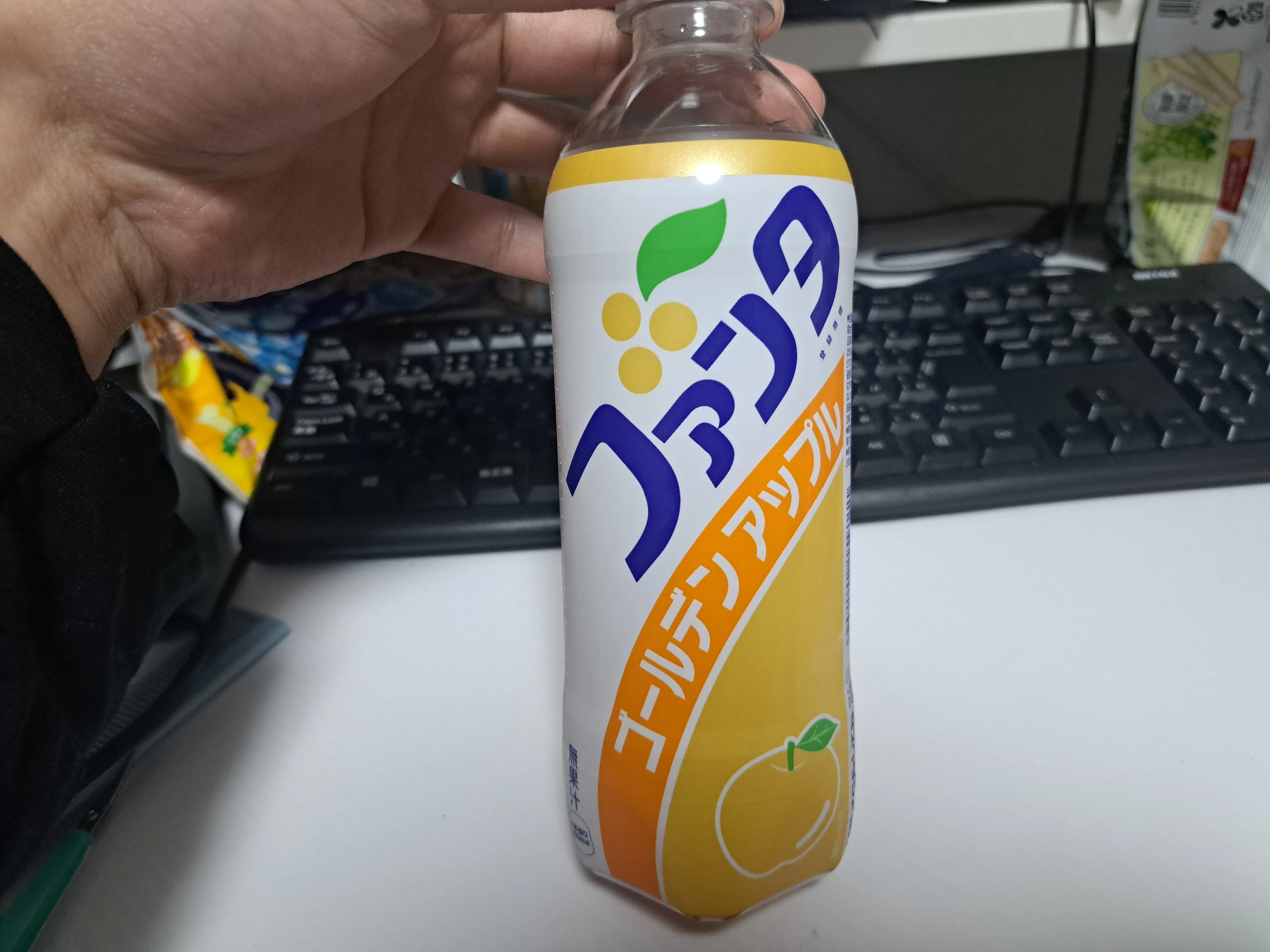 食】ファンタゴールデンアップル｜ジロ頭巾