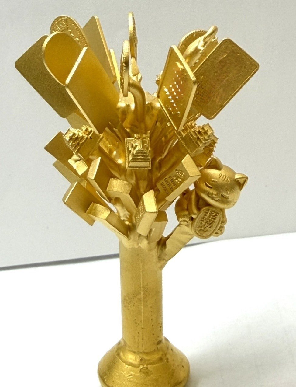 純金ブランド【JUNGOLD】の作品はこうして生まれる。指先サイズの芸術
