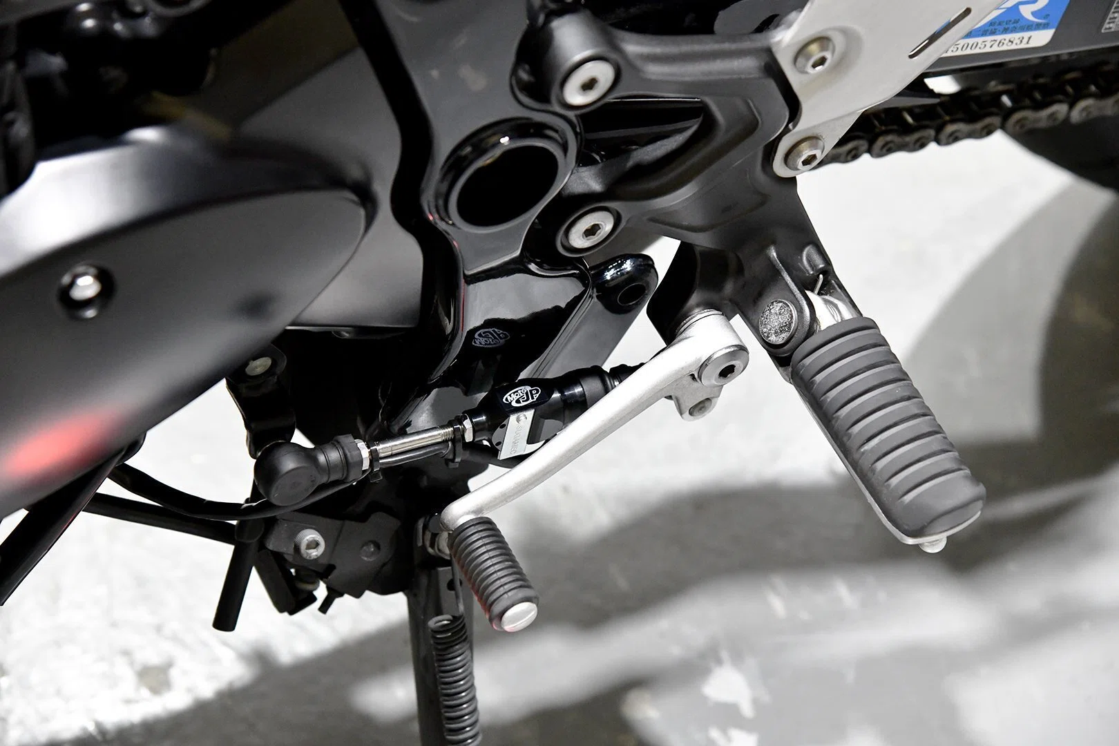 Kawasaki ZX-4Rシリーズ｜MotoJPチューニングで、刺激と自在さを手に