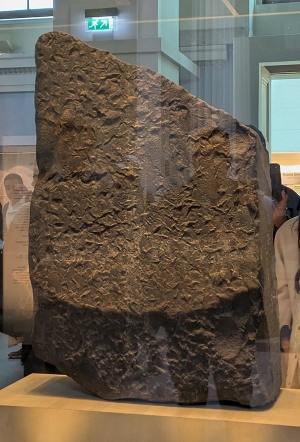 The British Museum 1000% ロゼッタストーン 古代エジプトへの扉を開いたロゼッタストーン｜みに@イングランド