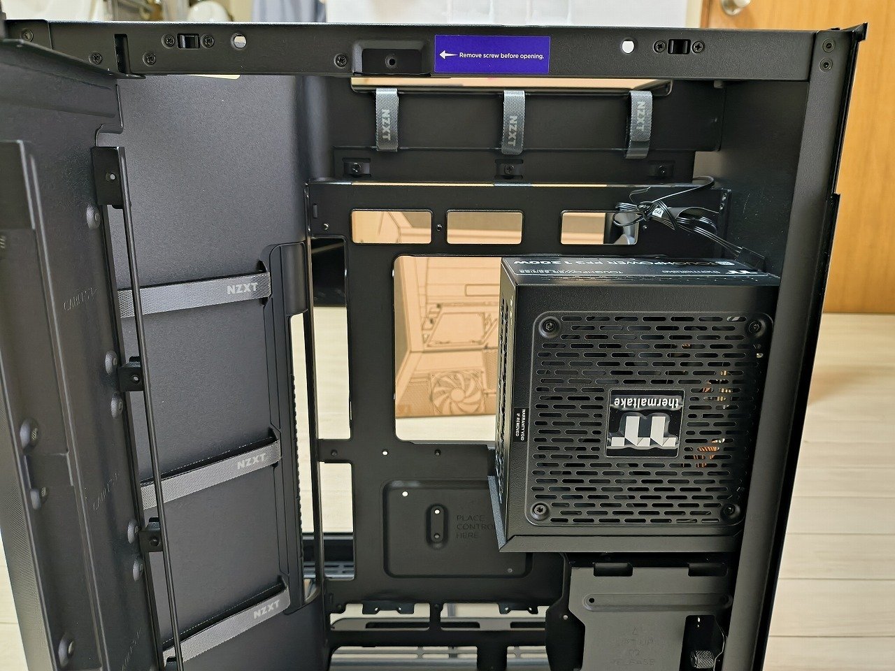 大容量1200WでコンパクトなATX電源：Thermaltake TOUGHPOWER PF3 1200W