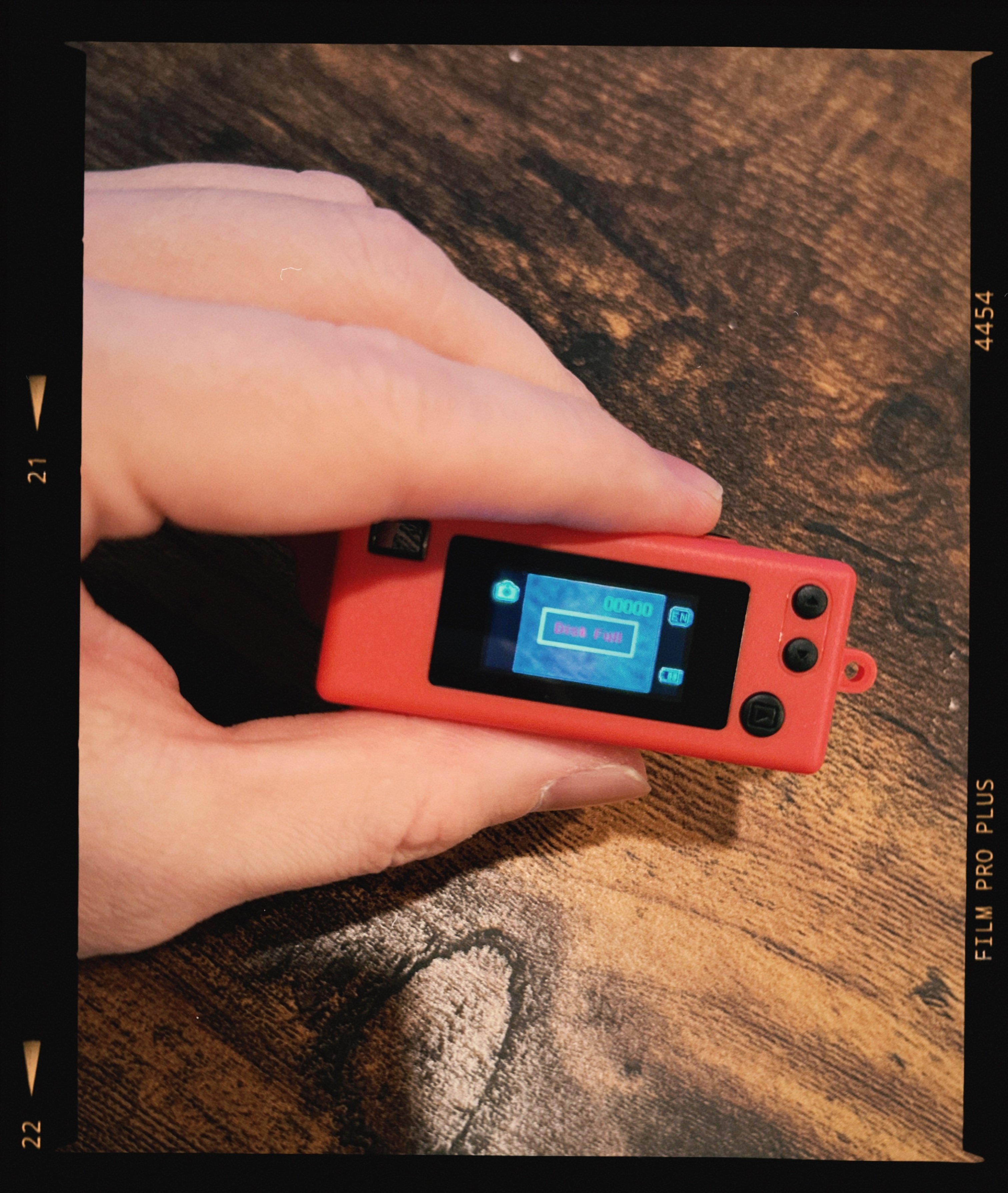 Kodak Charmeraは突然家に来る。だけど、その前に購入しないといけない