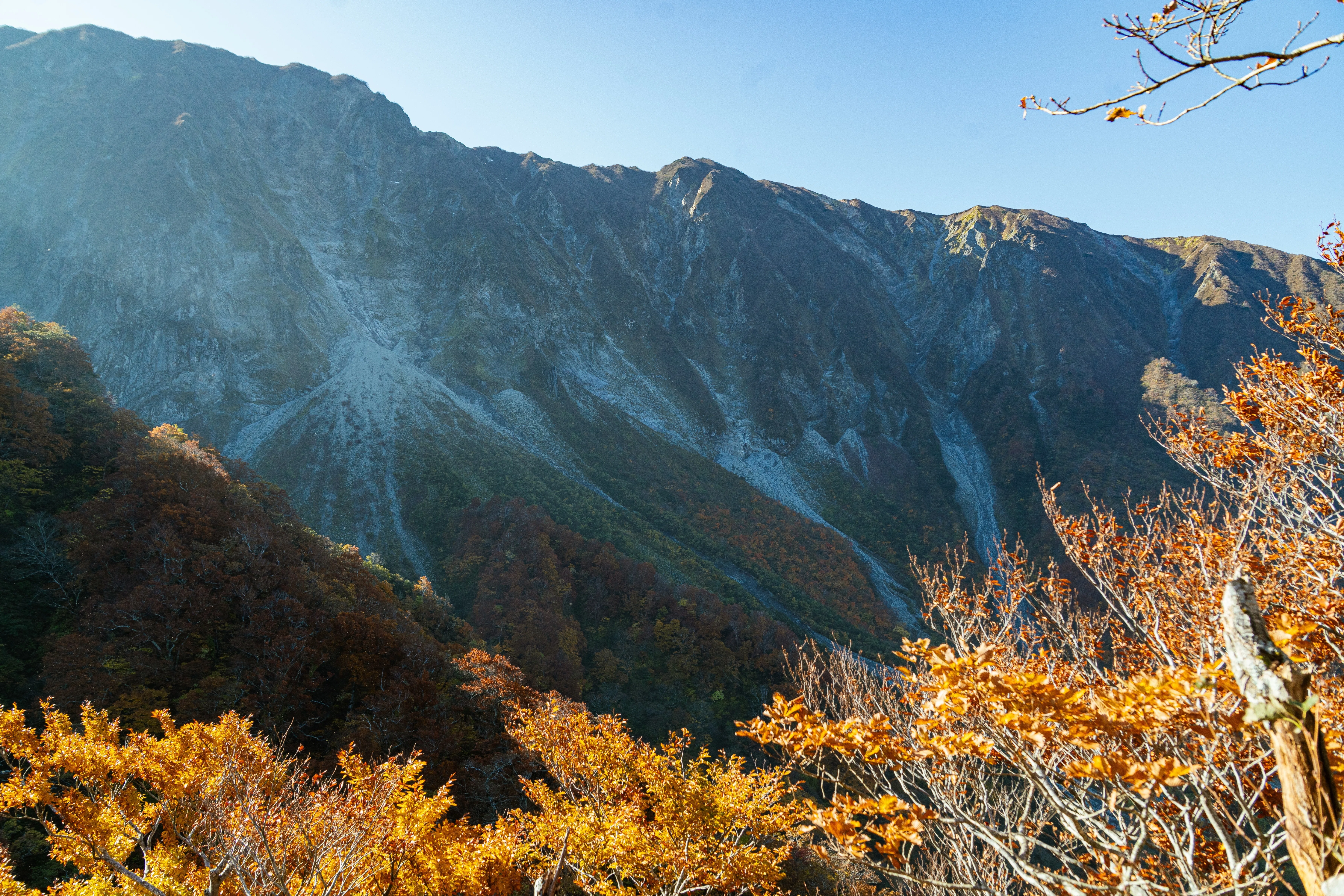 Mountains Across the Country #10. Sanko-ho｜はるのぼん