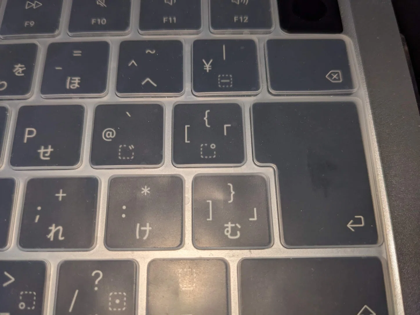 後悔しないMacBookの選び方】JIS配列が最適解！Mac歴10年の私がUS配列