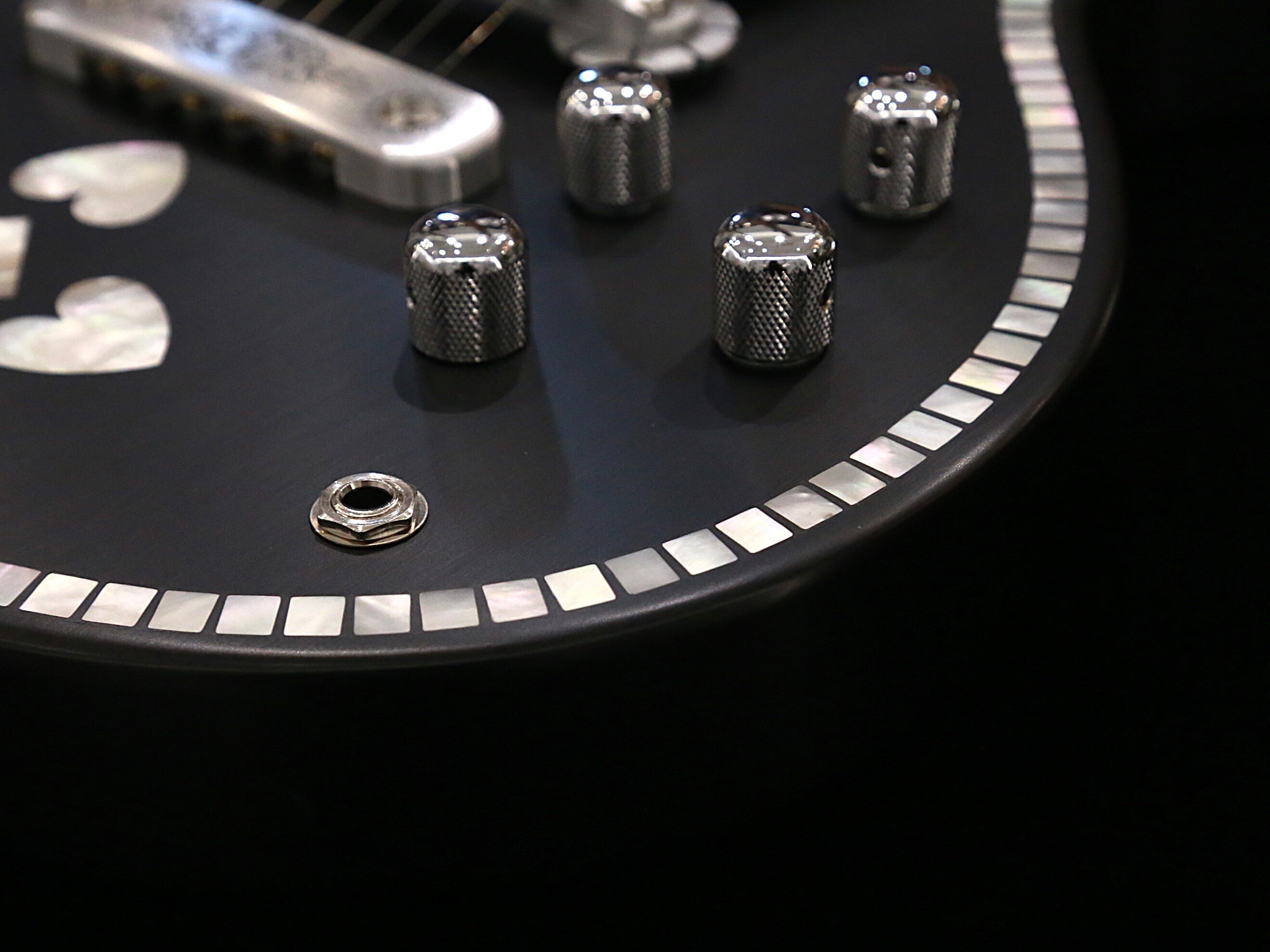 新製品】ゼマイティスのインレイ・フロント「IFG-AC-24 Heart, Black