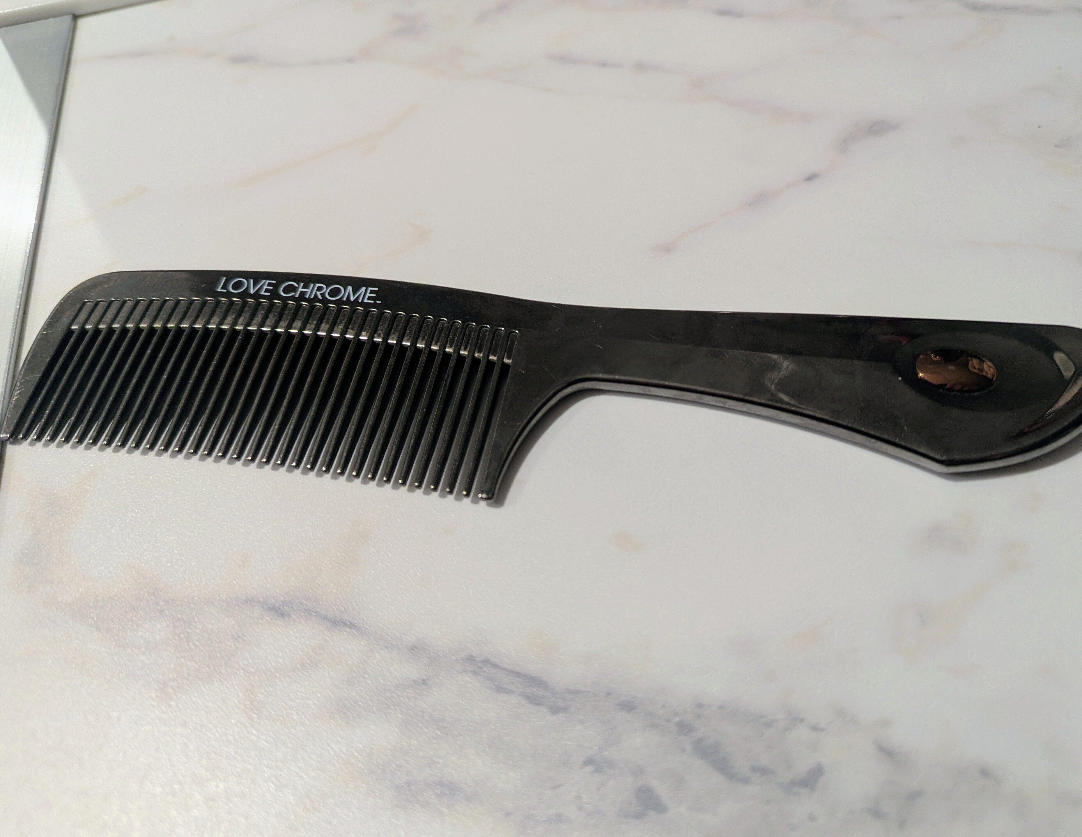 静電気に負けない！話題の「ラブクロム」が優秀すぎる件｜Homeru＃美容