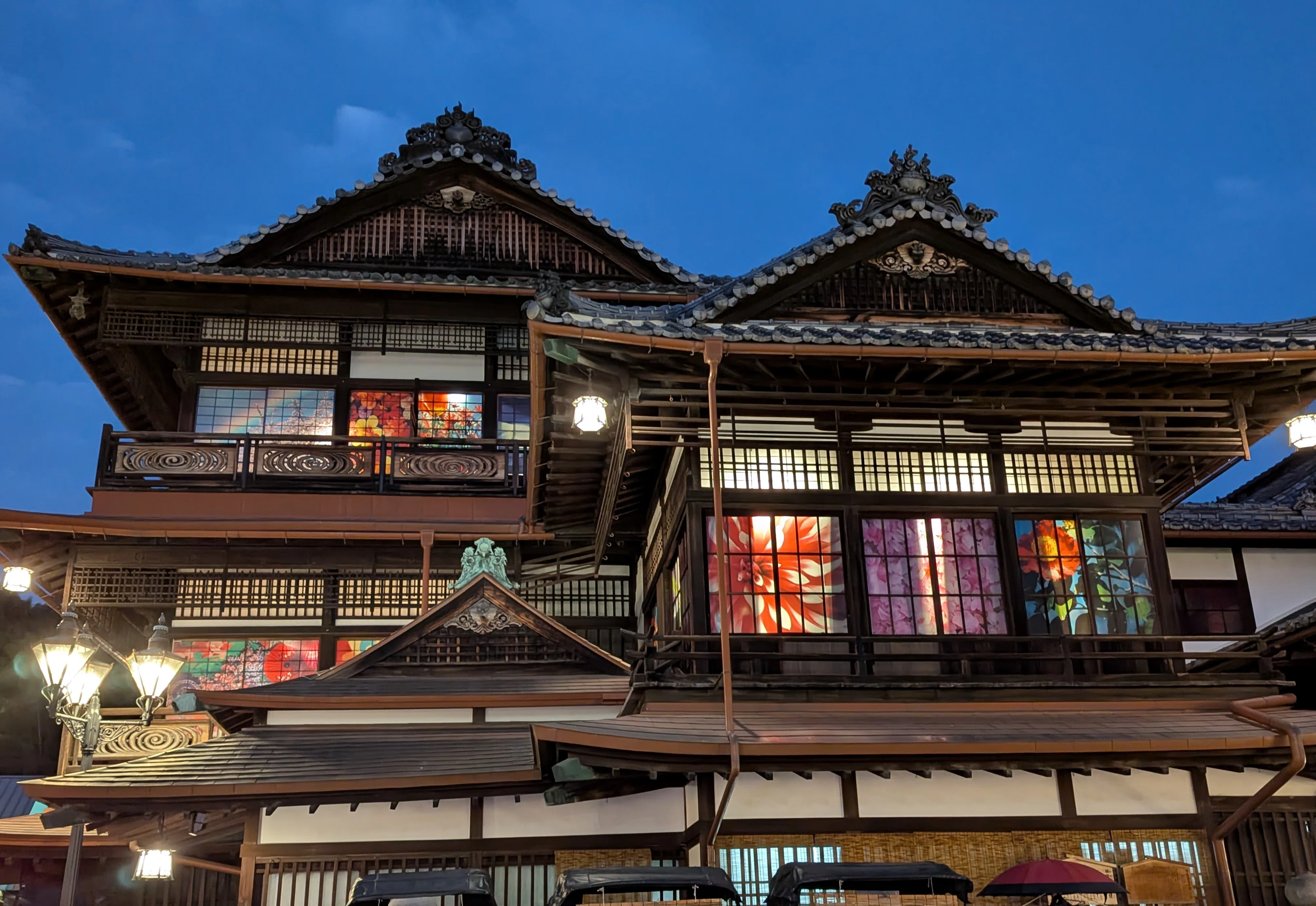 道後温泉 夜景がきれいでした｜KazTak