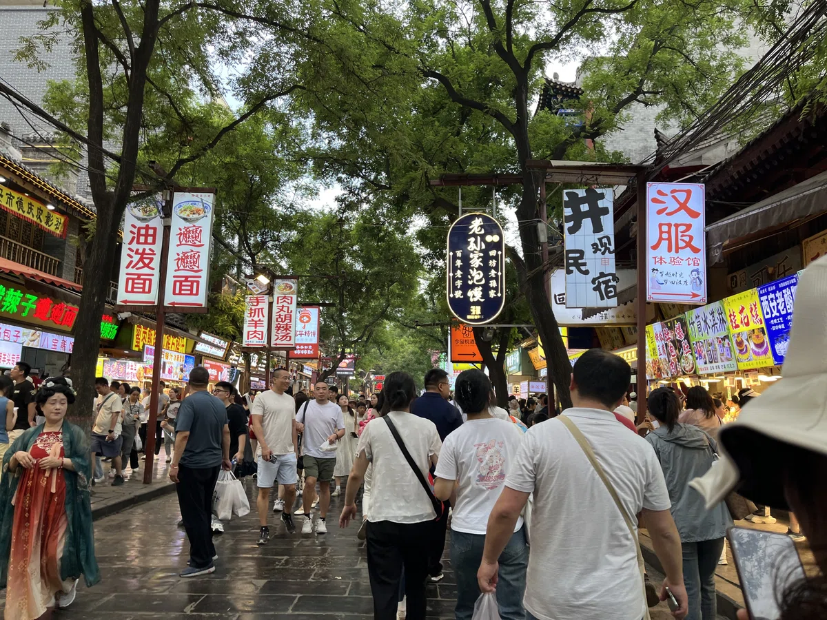 【中国編】その⑪回民街散策!餃子ディナーショー満喫!―イスラム文化×唐代エンタメの贅沢コラボ体験―|しらす@アラサー女ひとり旅