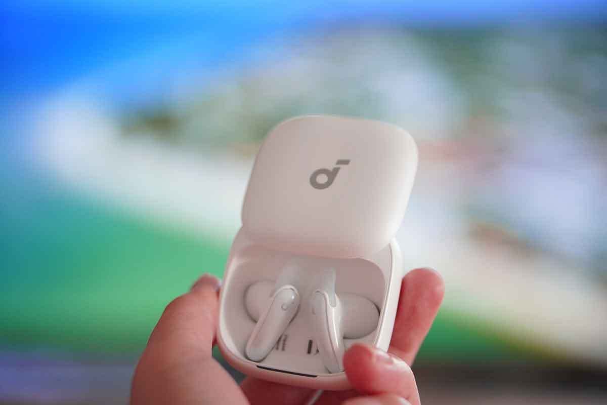 Anker Soundcore Liberty Buds（Bluetooth 6.1）【完全ワイヤレス