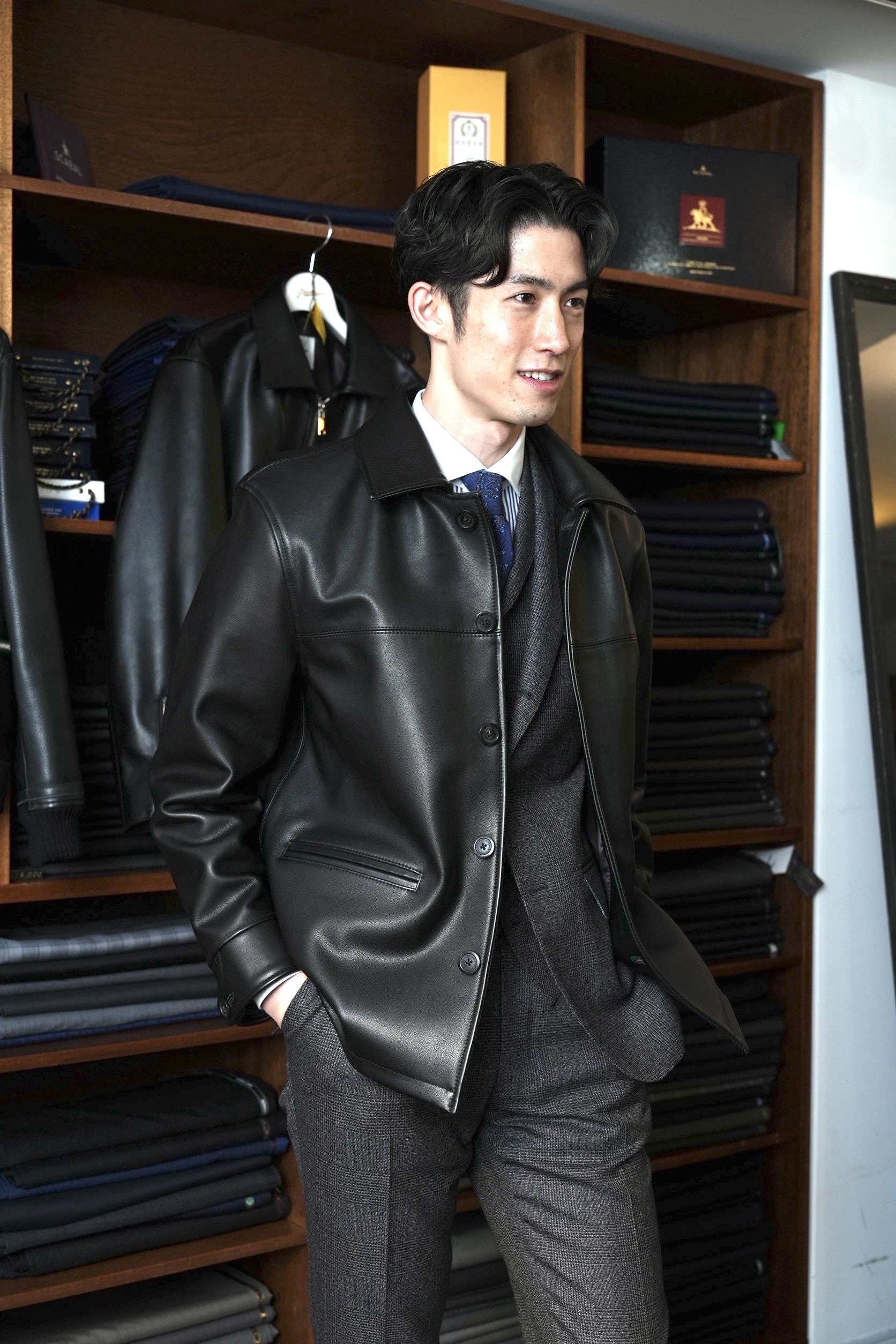 本革　レザージャケット　カーコート 新作】カーコート「スーツの上から羽織れるレザージャケット」重くない