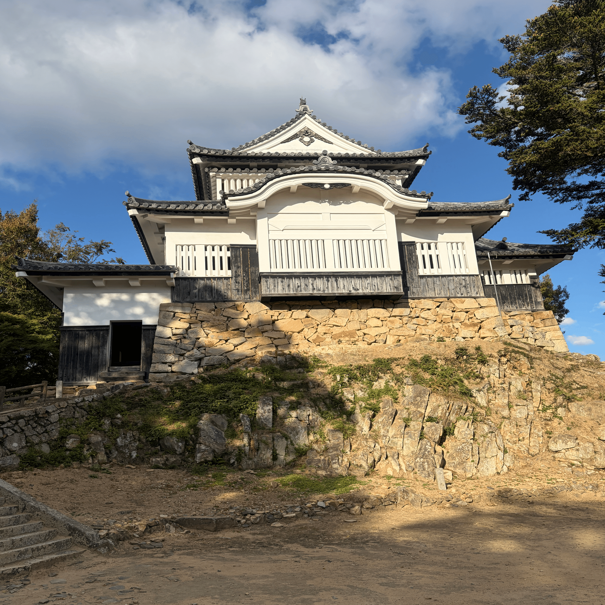 ここに行ったよ！ここ行きたい！！」「ジャパンレッド」と「山城」を