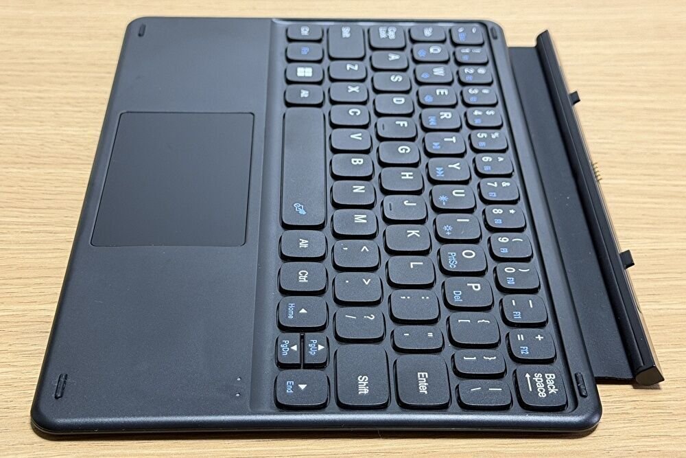 CHUWI Hi10 X2、10インチ 2 in 1のキーボードセットが販売に。実機使用