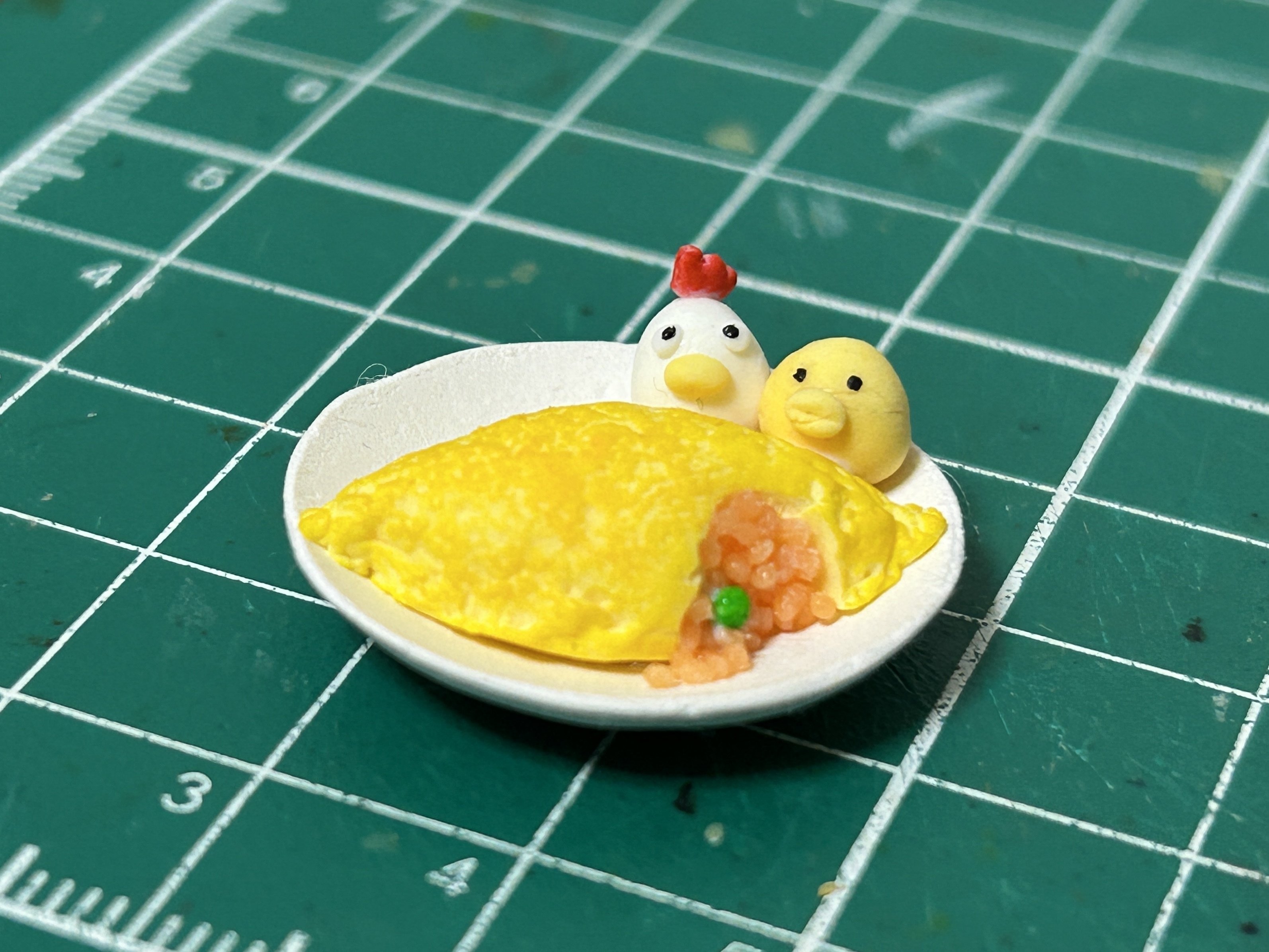 ミニチュア】オムライス〜with ニワトリとヒヨコ〜｜goriy66
