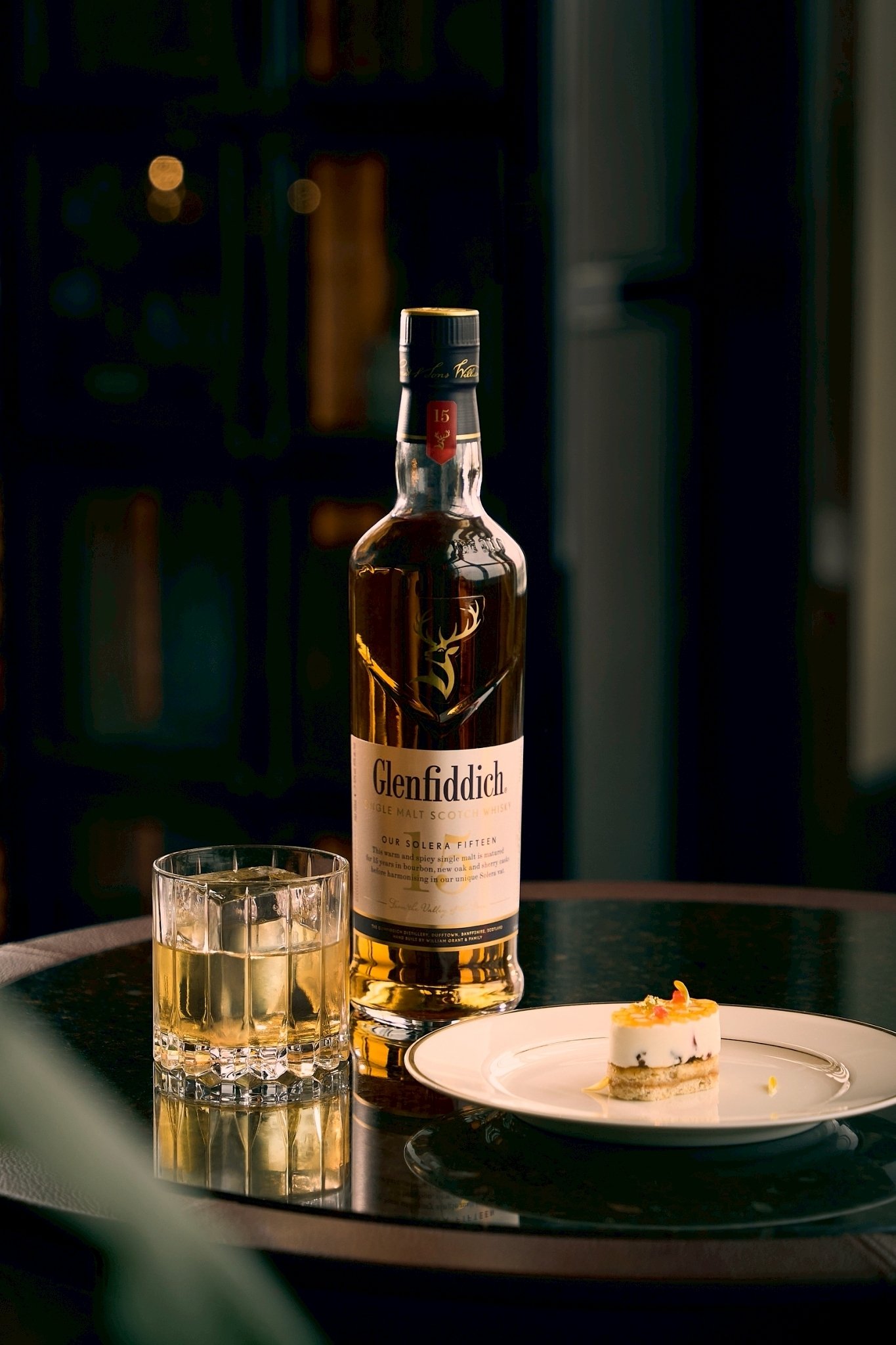 Glenfiddich 19年 シングルモルトウイスキー アストンマーティン Glenfiddich 19年 シングルモルトウイスキー アストンマーティン 一夜