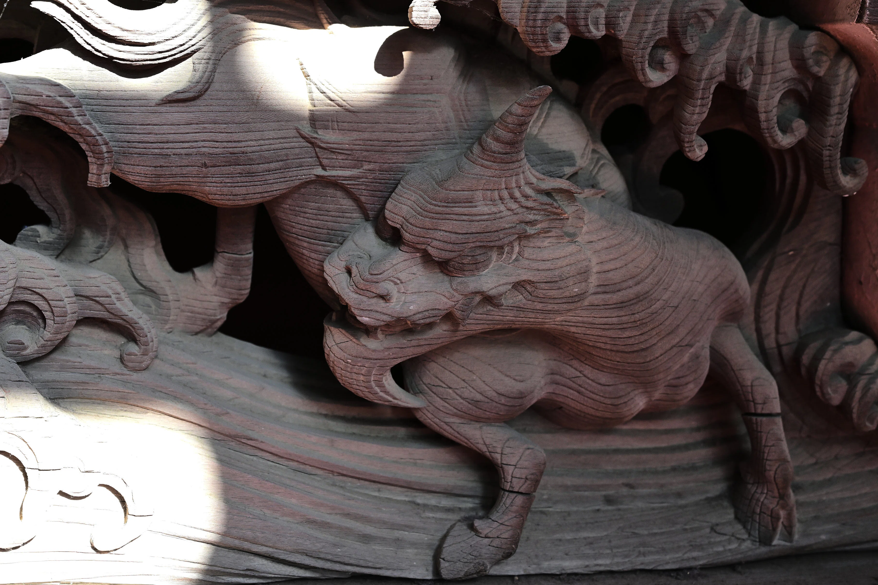 彫刻のお寺 （Z9 : NIKKOR Z 24-70mm f/2.8 S II） ｜シェル