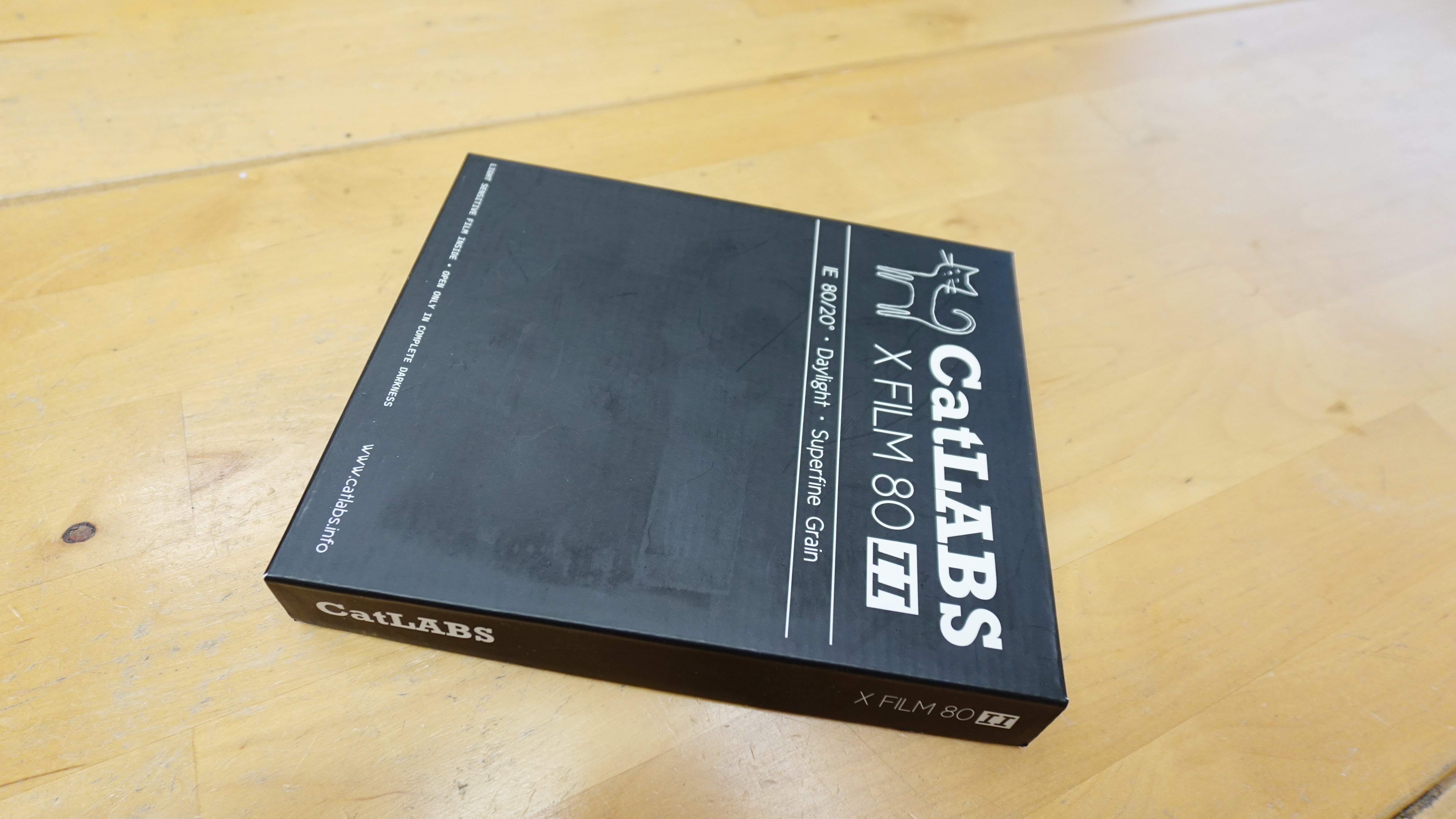 ５ミリかな、映写機。フィルム多数。 5ミリかな、映写機。フィルム多数。