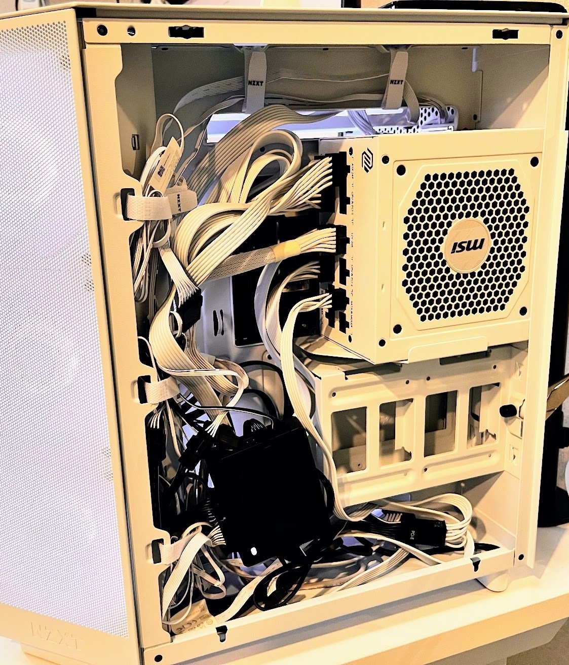 PCケース(自作PC用) NZXT H6 Flow & VEAL GPU MOUNTING KIT H6 Flow | 株式会社タイムリー