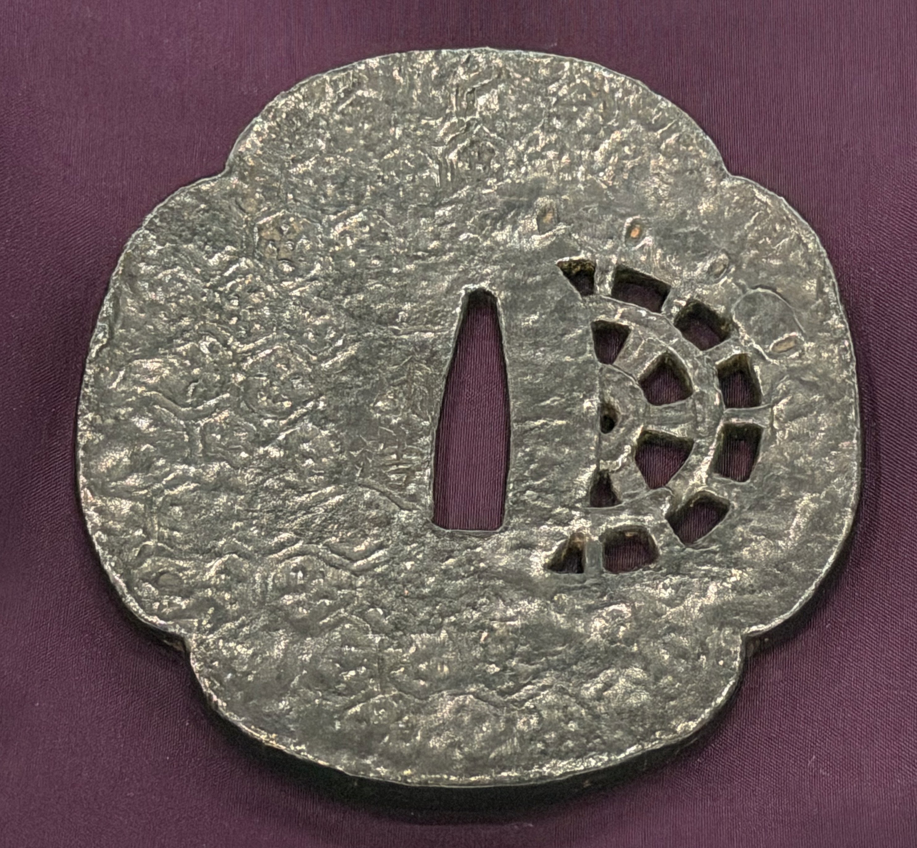 成木鐔㊲ 本人寄贈の鐔。制作年代を推測｜刀箱師の日本刀ブログ 中村圭佑