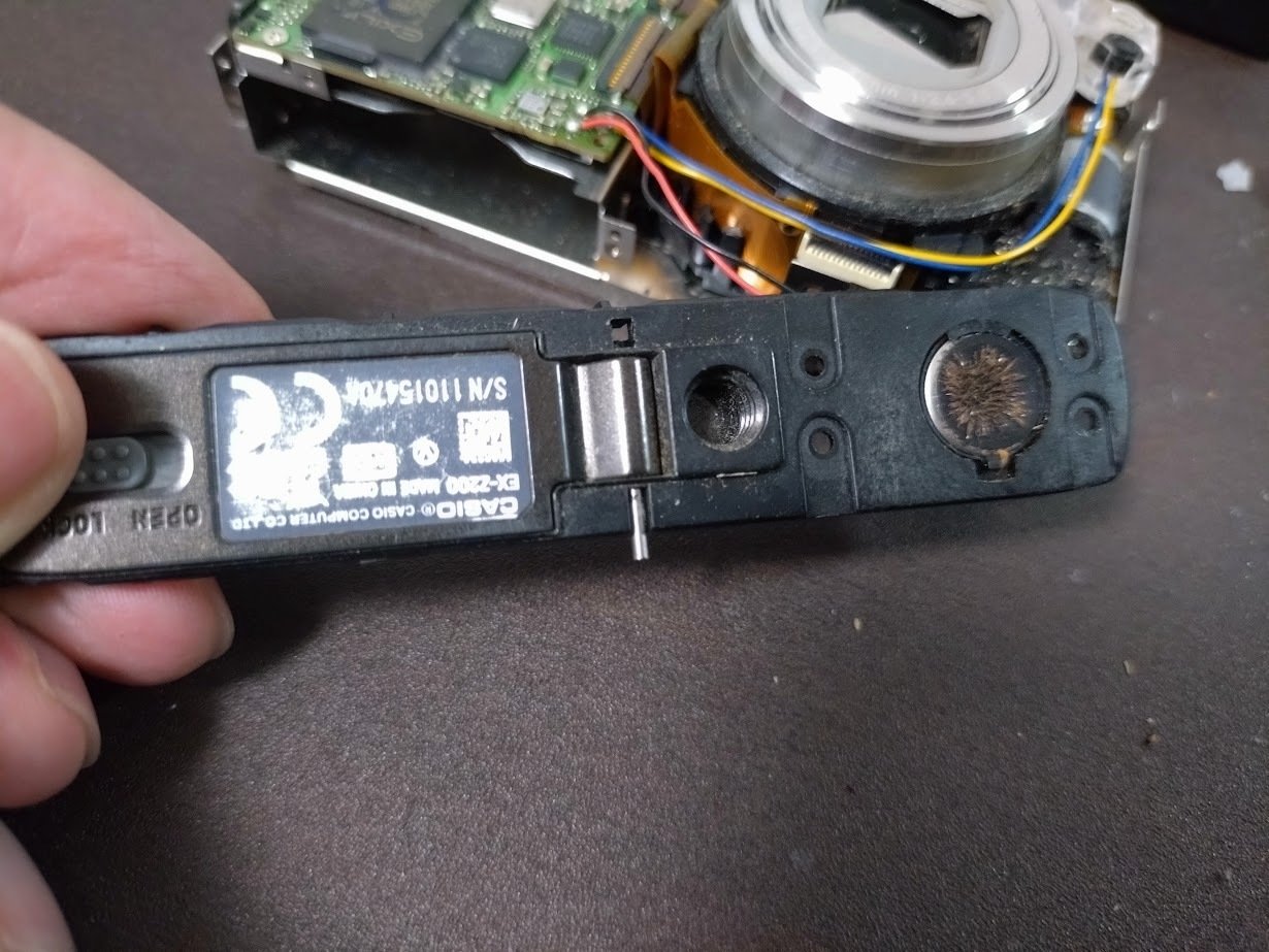 初めての「ジャンク品」購入。オールドコンデジを修理。2008年製 CASIO