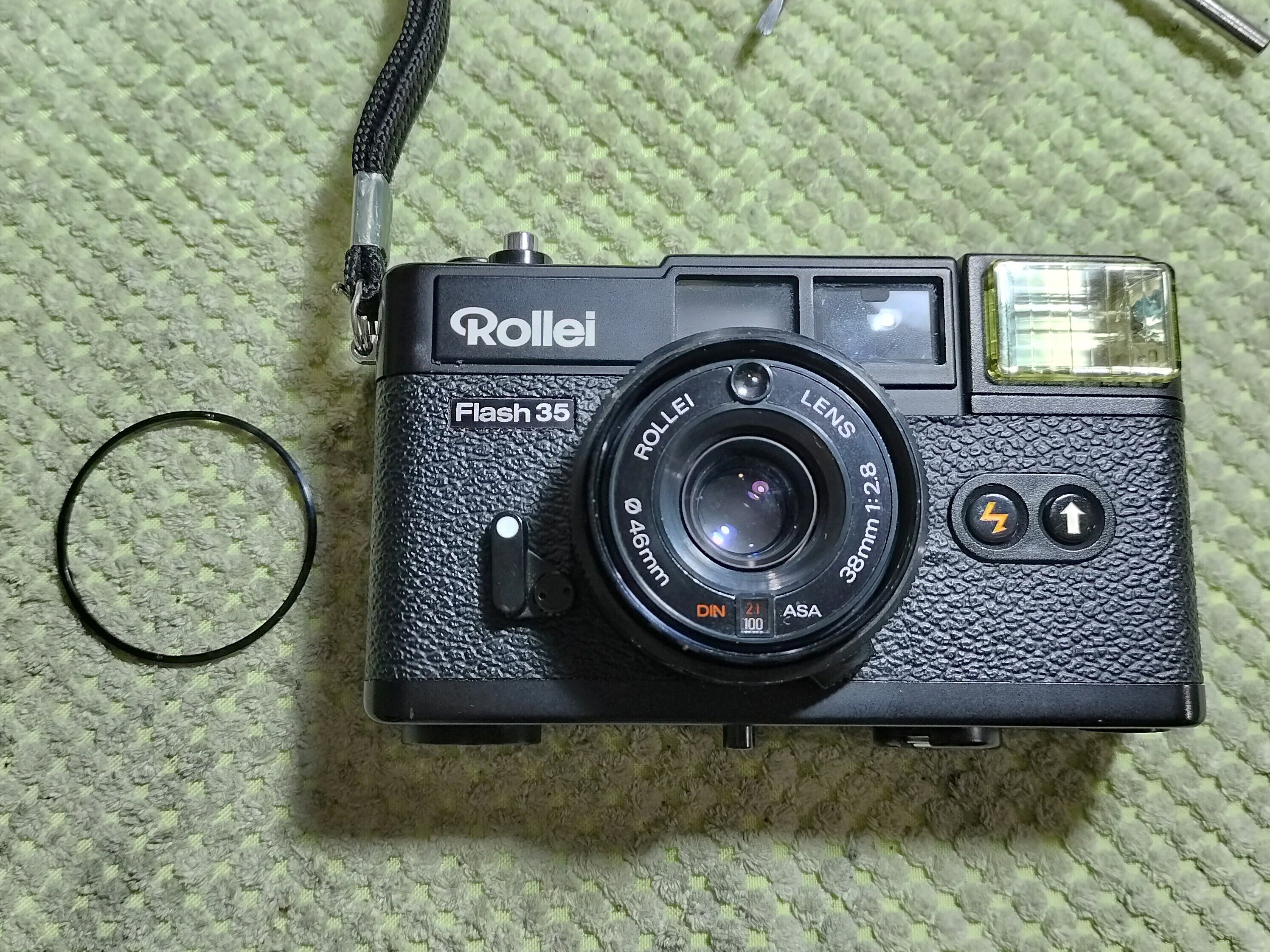 Rollei Flash 35の分解｜フィルムカメラ修理のアクアカメラ