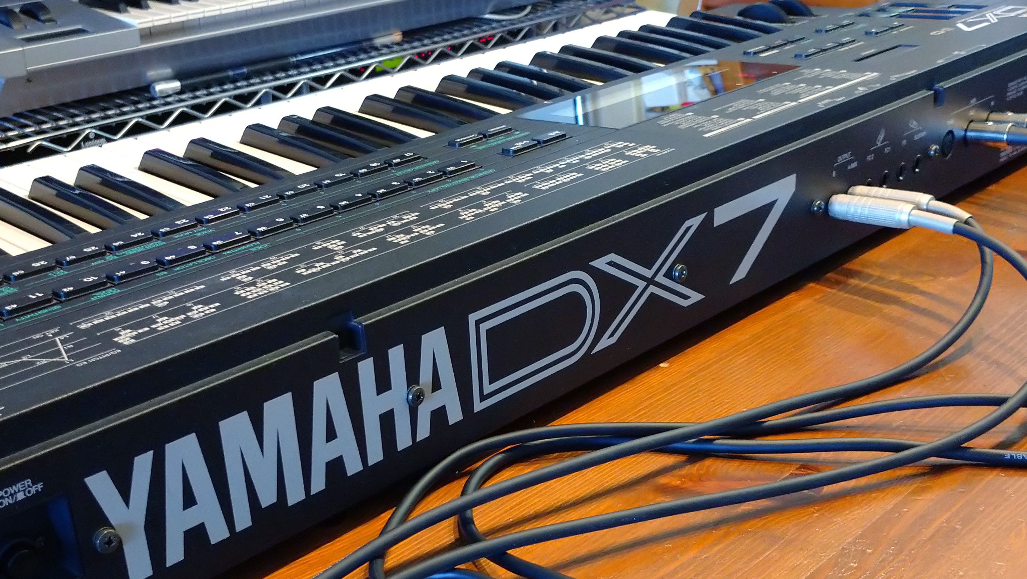 YAMAHA DX7II-D（シンセサイザー）｜五代六空（GODAI Riku）