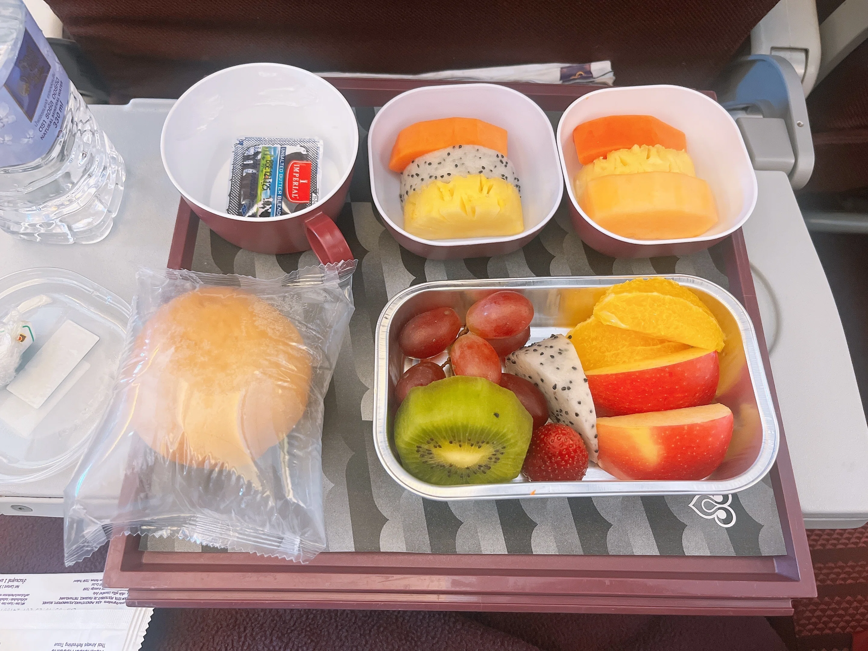 機内食】フルーツミールを頼む【タイ航空】｜arun