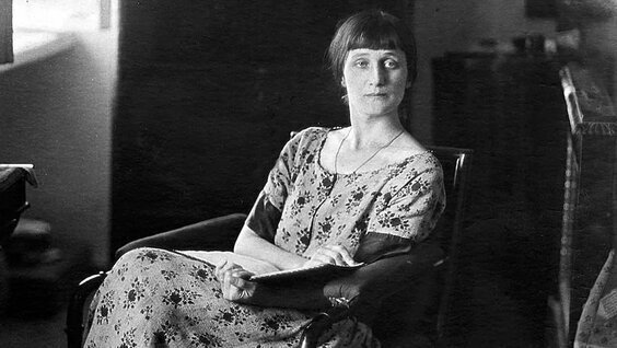 ロシア詩の二大女流詩人：アンナ・アフマートワとマリーナ