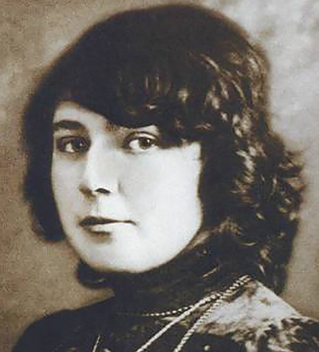 ロシア詩の二大女流詩人：アンナ・アフマートワとマリーナ