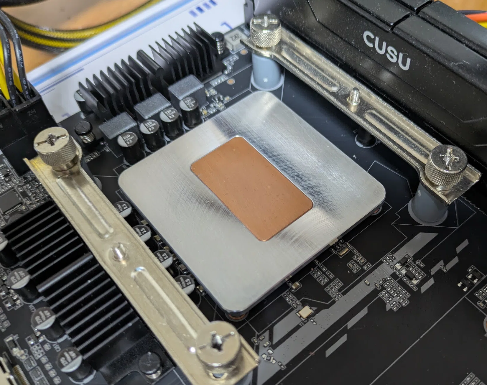 CPUの出品です。 Intel 12世代ESのついたマザーを使う｜ねりうに