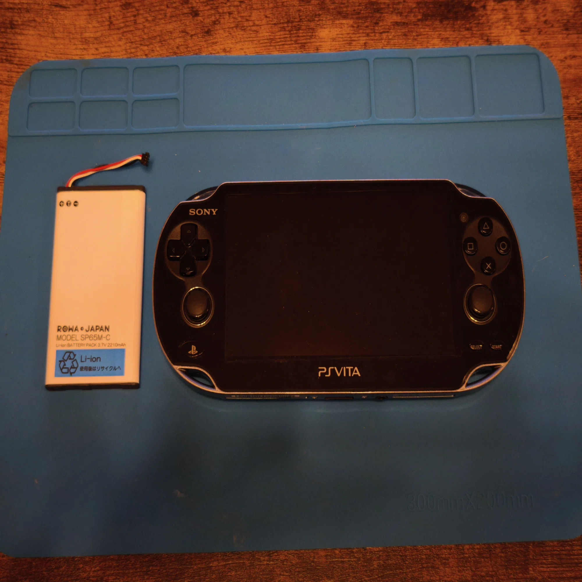 PS VITA初期型（PCH-1000）バッテリー交換｜zap