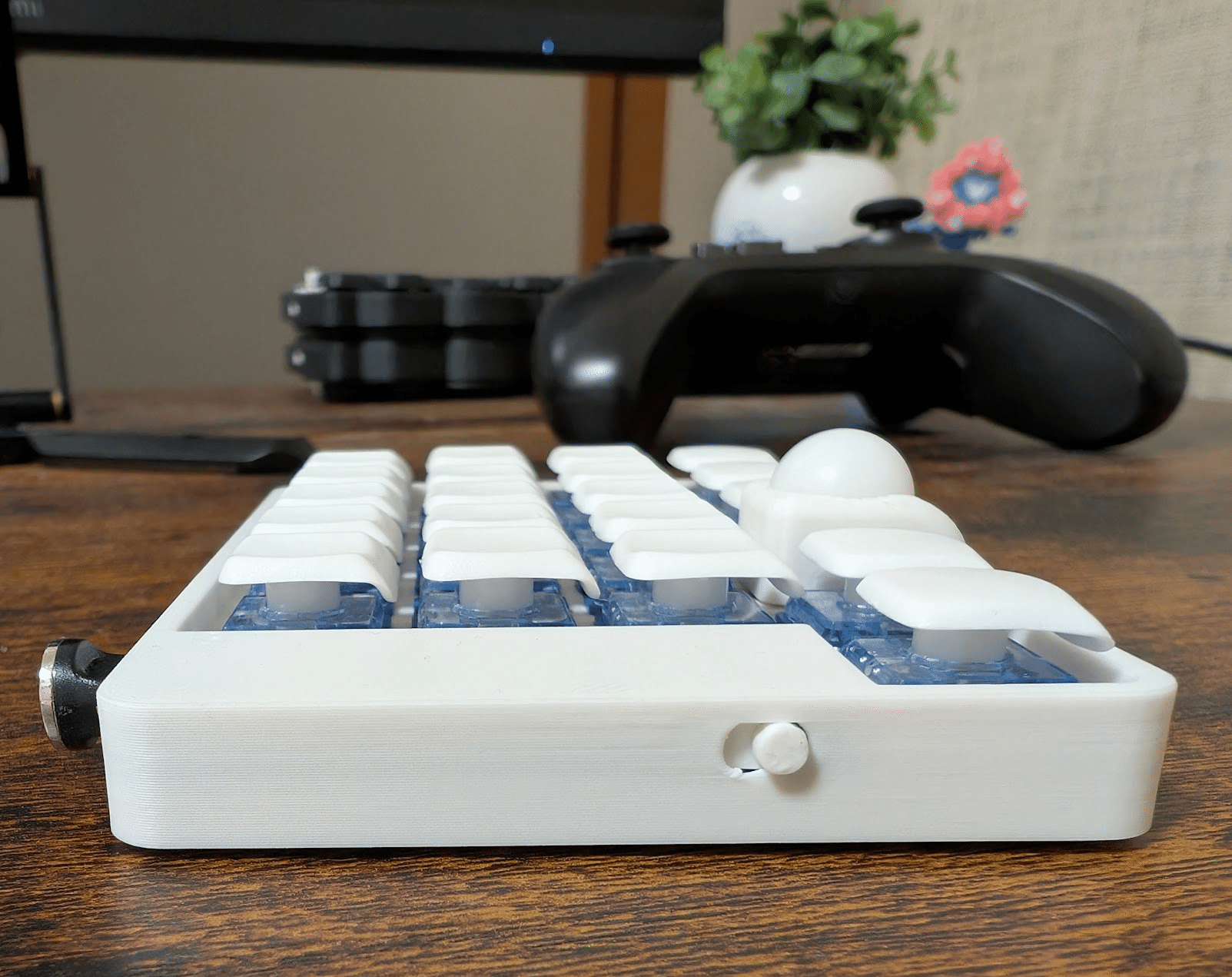 沼あらため湯舟。キーボードっていい湯だな。（5か月ぶり5台目：LisM