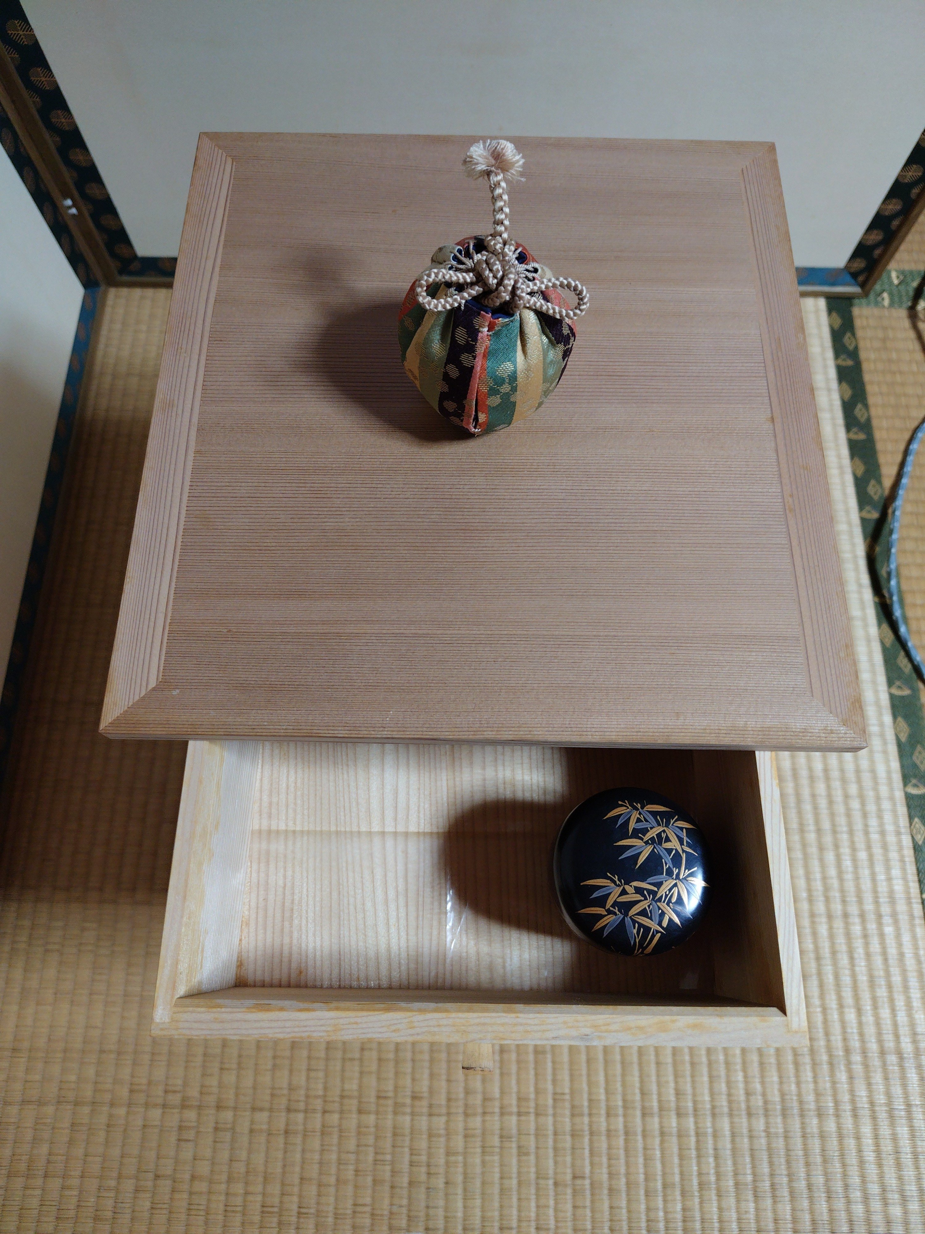 茶道(玉川遠州流)～江岑棚《こうしんたな＝三木町棚》の① お濃茶〜炉