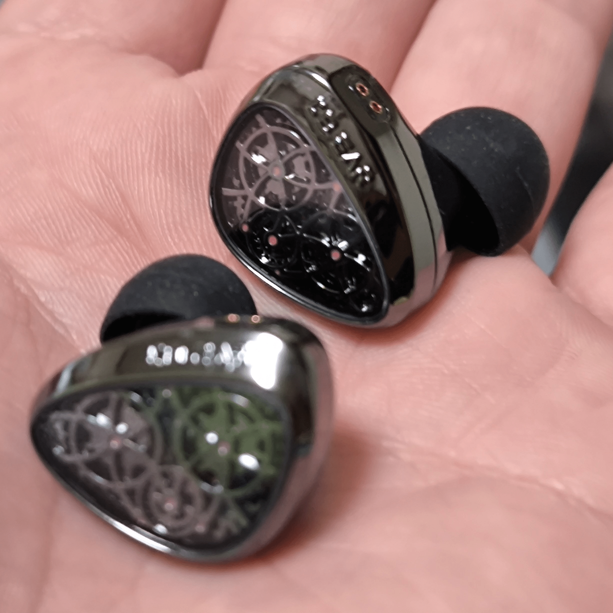 KBEAR Tourbillon Pro(TB-Pro) は複合振動板が生み出す没入感あふれる KBEAR Tourbillon Pro(TB-Pro) は複合振動板が生み出す没入感あふれる