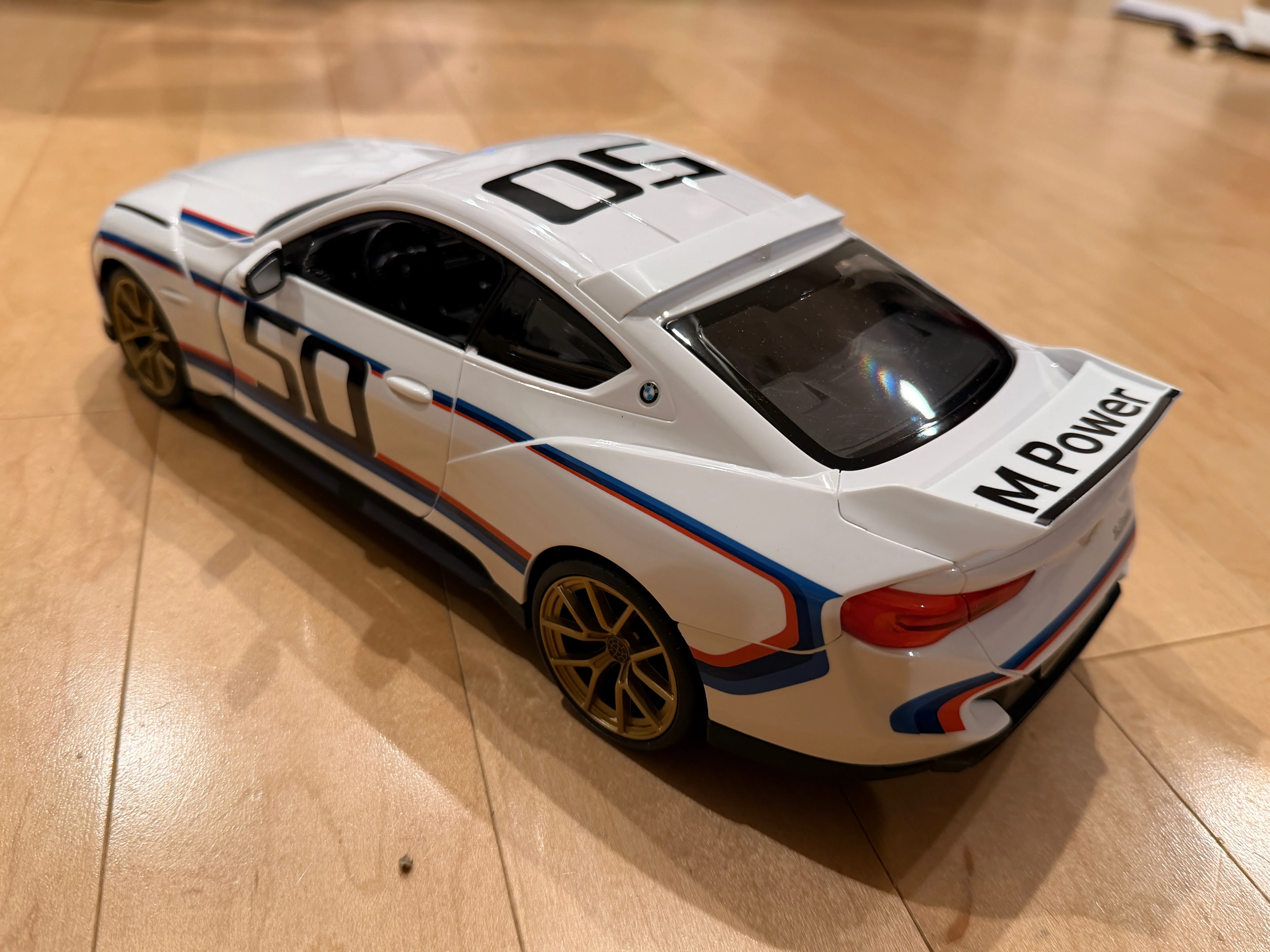 BMW】3.0CSL 1:14なラジコンカー到着ッ！！！｜鈴木BOB康昭