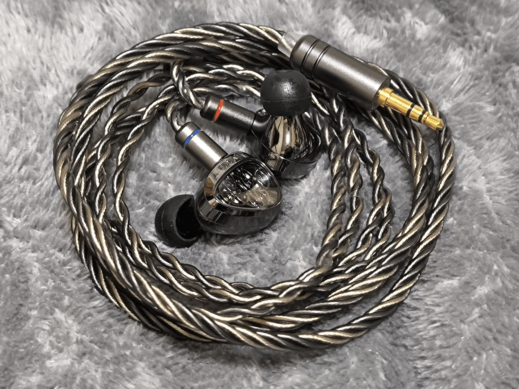 KBEAR Tourbillon Pro(TB-Pro) は複合振動板が生み出す没入感あふれる KBEAR Tourbillon Pro(TB-Pro) は複合振動板が生み出す没入感あふれる