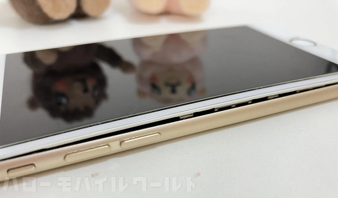 高齢の母が使っていた古い iPhone 6 バッテリー膨張！本人は気にして