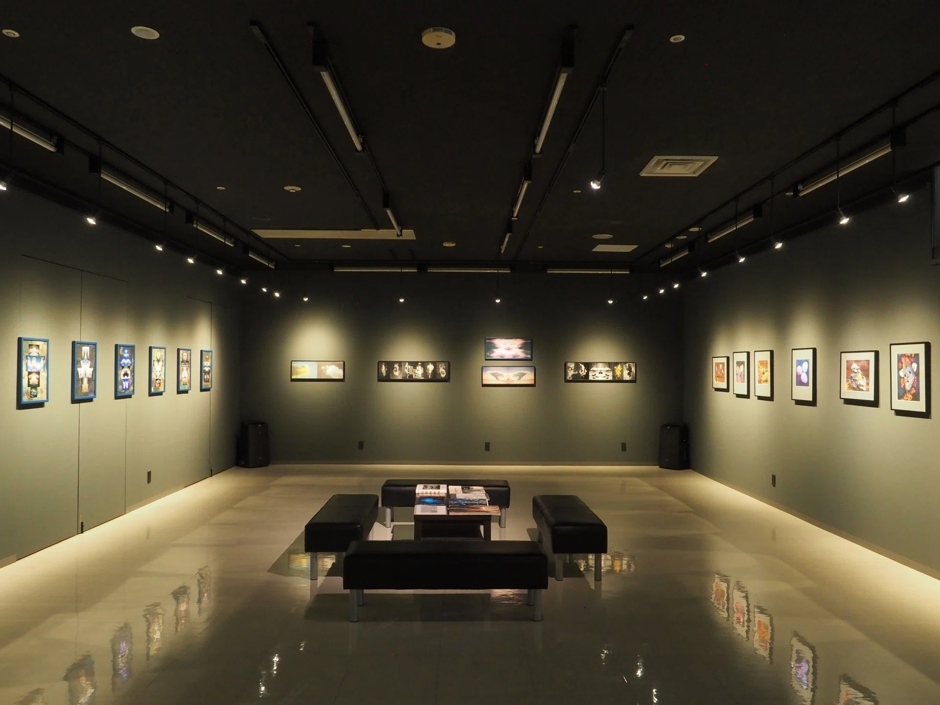 無限に広がるシンメトリーの可能性。内藤忠行写真展「写真の彼方 part3