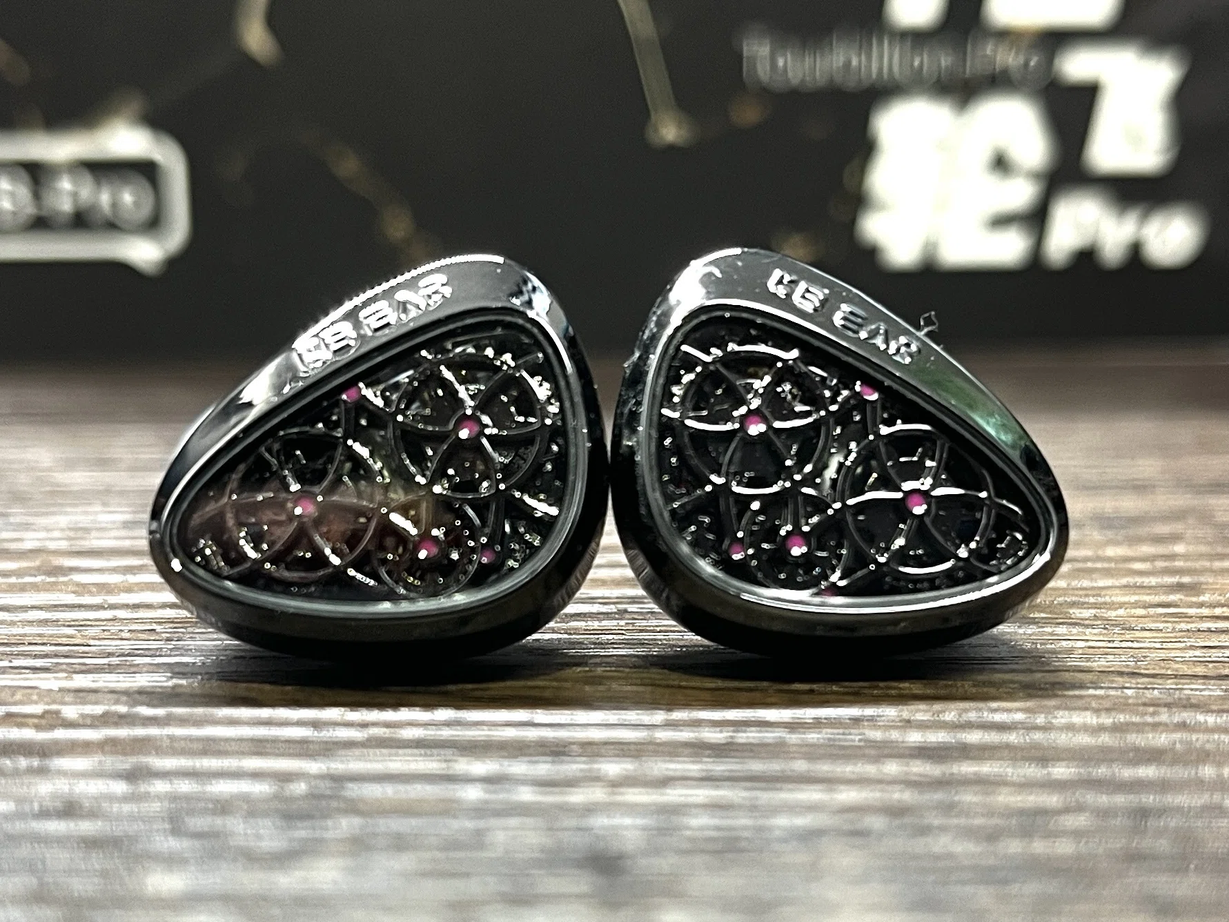 レビュー】♯16 KBEAR Tourbillon-Pro〜精密機構、響く〜｜やまこ