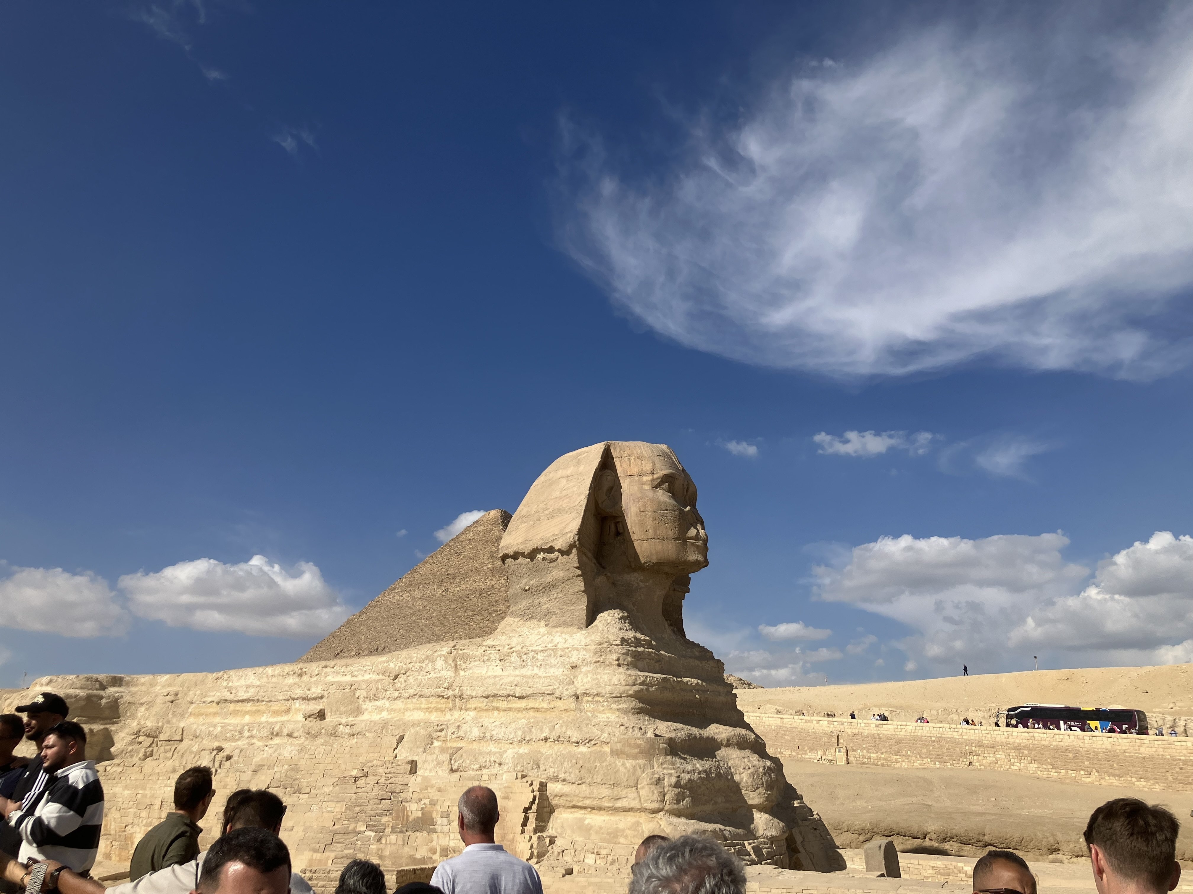 エジプト女一人旅②】大感動ギザのピラミッド内部にて2度頭をぶつける