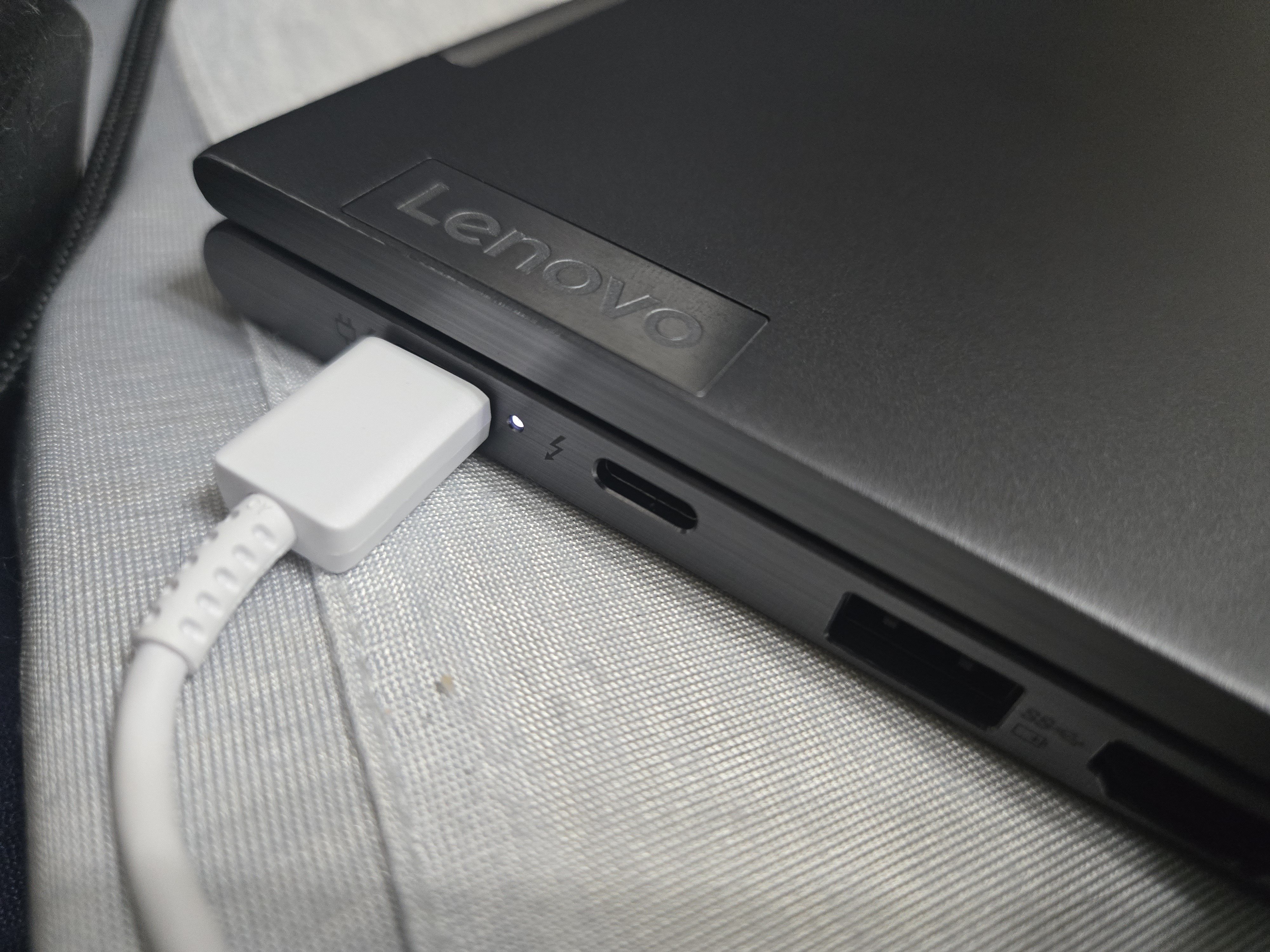 ThinkPad X1 Yoga Gen6を買った話｜みけねこ！ワークス