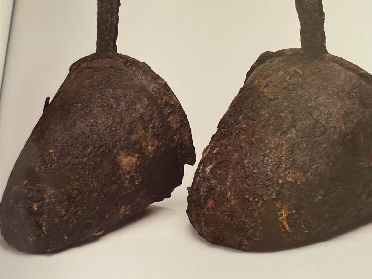 鐙（あぶみ）の起源と古墳時代の馬具｜草津温泉から考える古代史｜MIZUHO