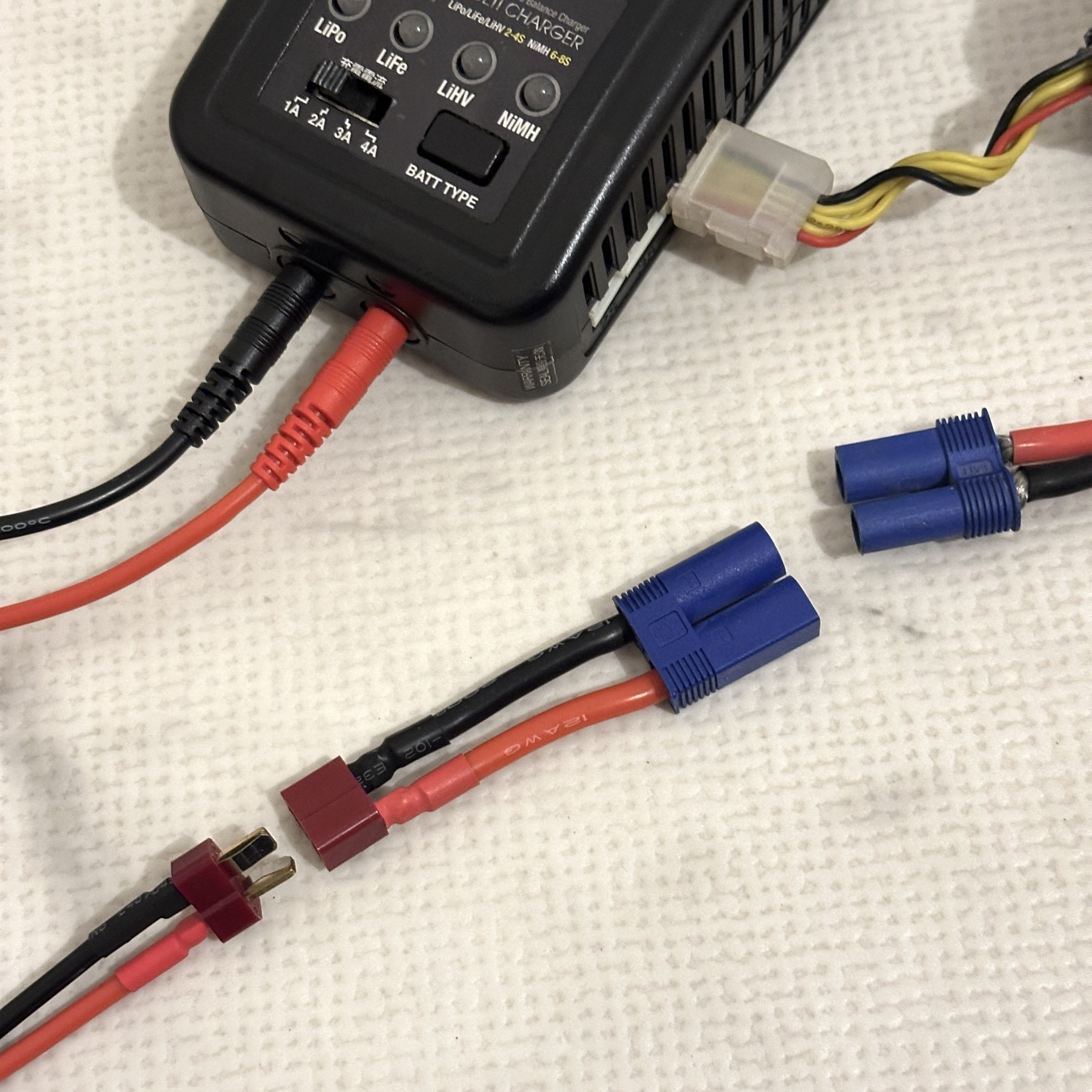 1台でほぼ全種類のラジコンバッテリー充電が完結。私が愛用している