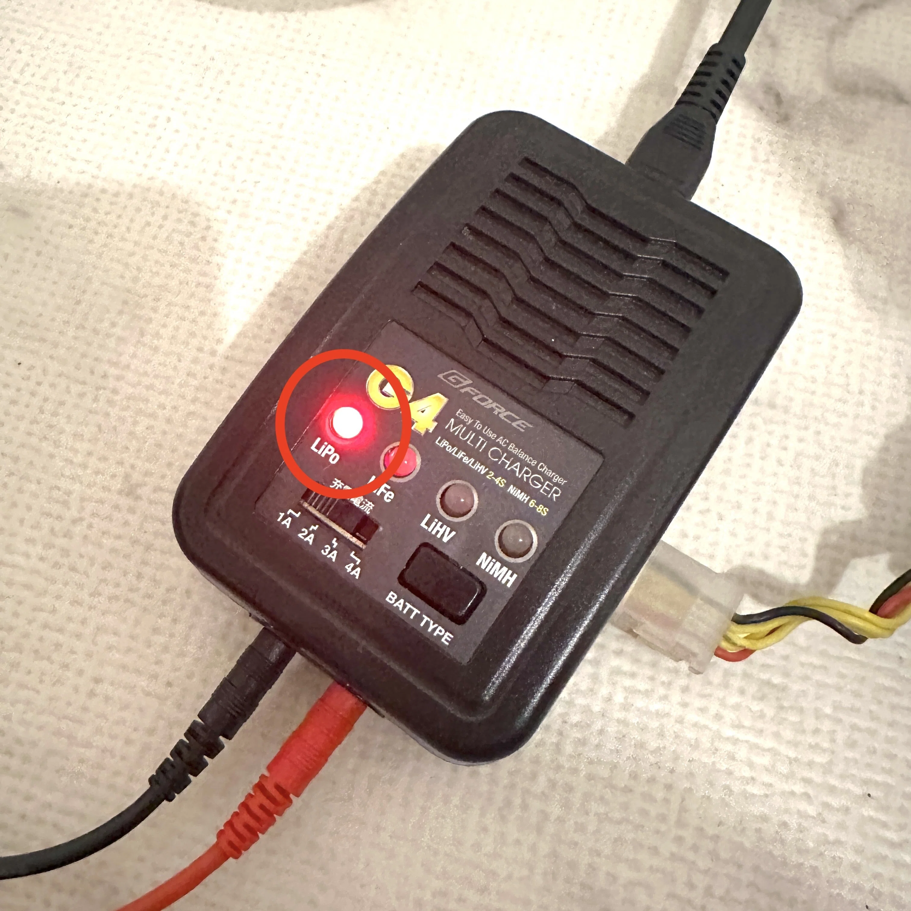 1台でほぼ全種類のラジコンバッテリー充電が完結。私が愛用している 1台でほぼ全種類のラジコンバッテリー充電が完結。私が愛用している