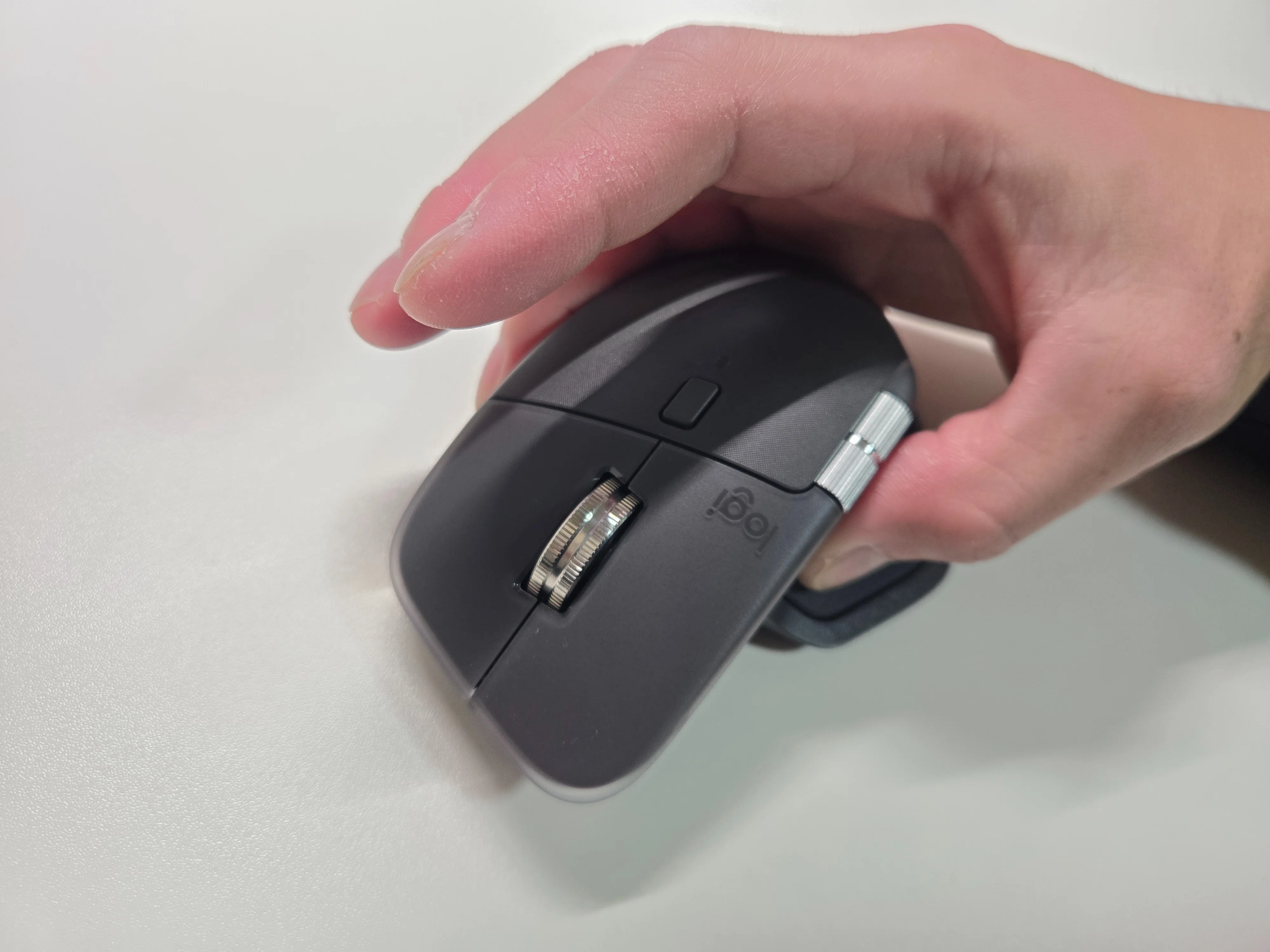 MX Master4正直レビュー、1週間使ったけど手放そうと思う｜因幡こと