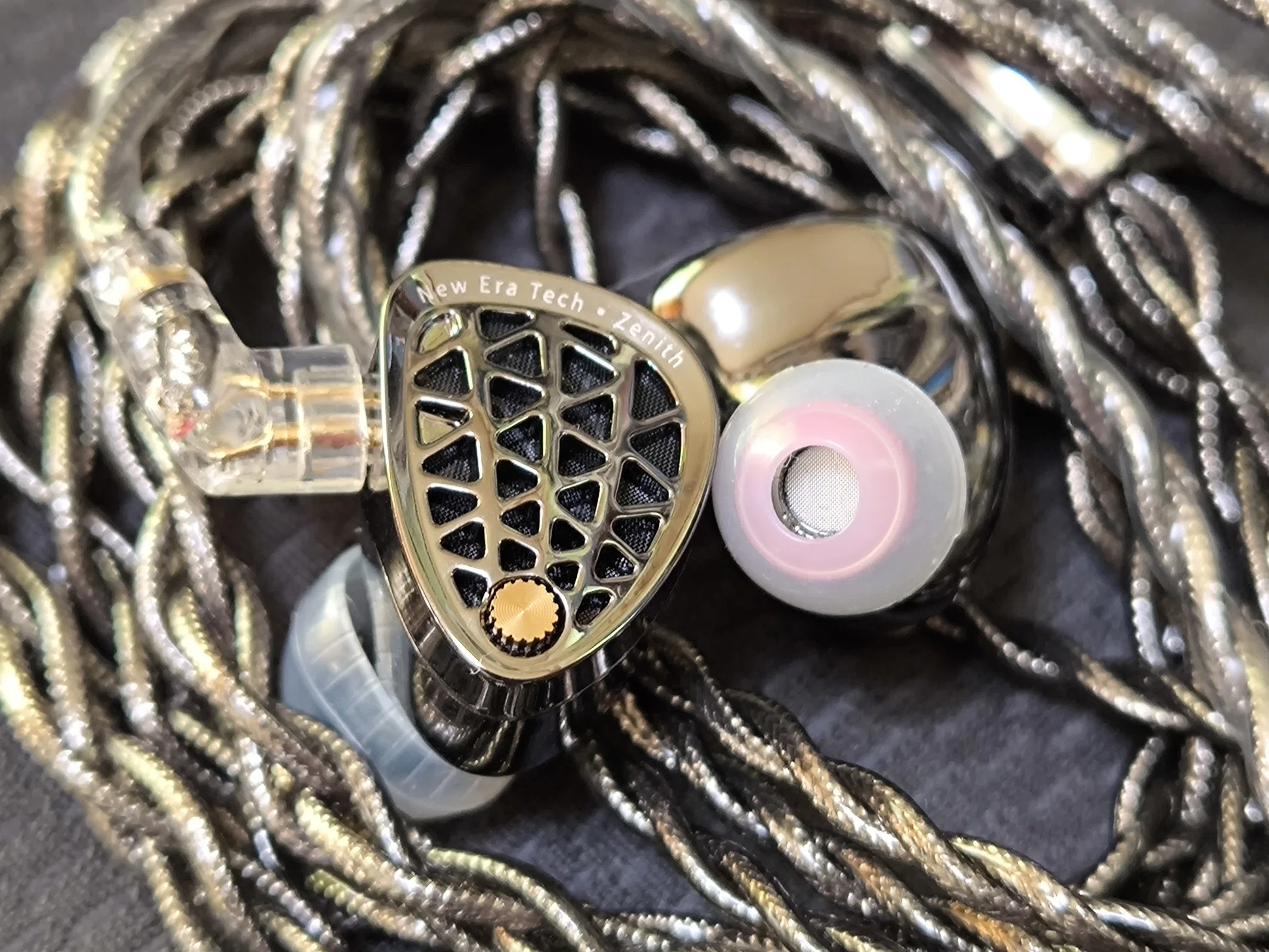 KZ Zenith（ゼニス） レビュー。KZの新規フラッグシップ1DDが示すKZの